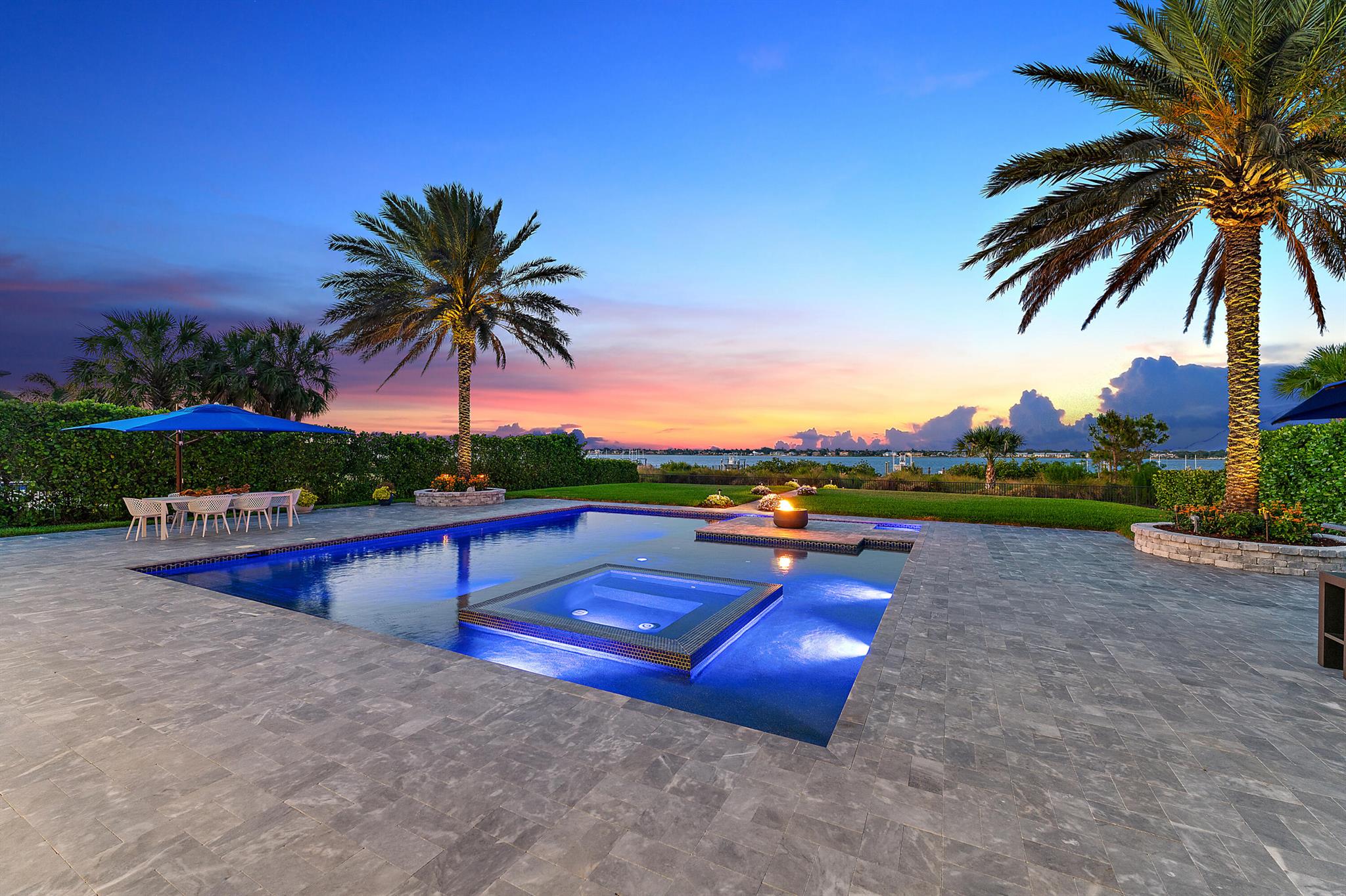 RIVERBEND - Residential