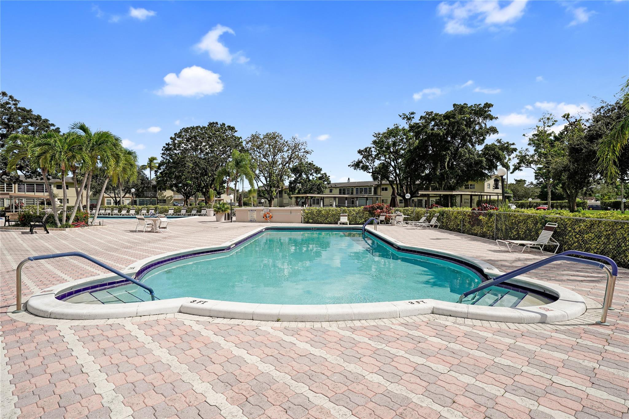 ORIOLE GARDENS TWO 40 CONDO - Residential