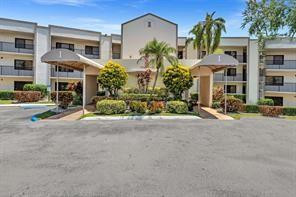 Rare Find* First Floor* You must see this unique home, offering two bedrooms & two full bathrooms, located in the desirable Clairmont at Kings Point. This lovely home features tile throughout. The open kit. overlooks the dining/extended living room/can be used as a family room. Eat in the kit. Newer Appliances, Range & AC 2026. Water heater 2025. Gorgeous open layouts, Lovely split floorplan. Light & bright. Separate large laundry room with lots of storage, full-size washer, & dryer. Spacious master suite, walk-in closet. Hurricane Impact Windows throughout. Feel secure. Gated community guard at the gate. Enjoy all amenities & activities, including an indoor & outdoor Pool, Sauna, Clubhouse, Theater, Billiards Room, Free transportation buses, Card room, Gym, art & more. Adult community.
