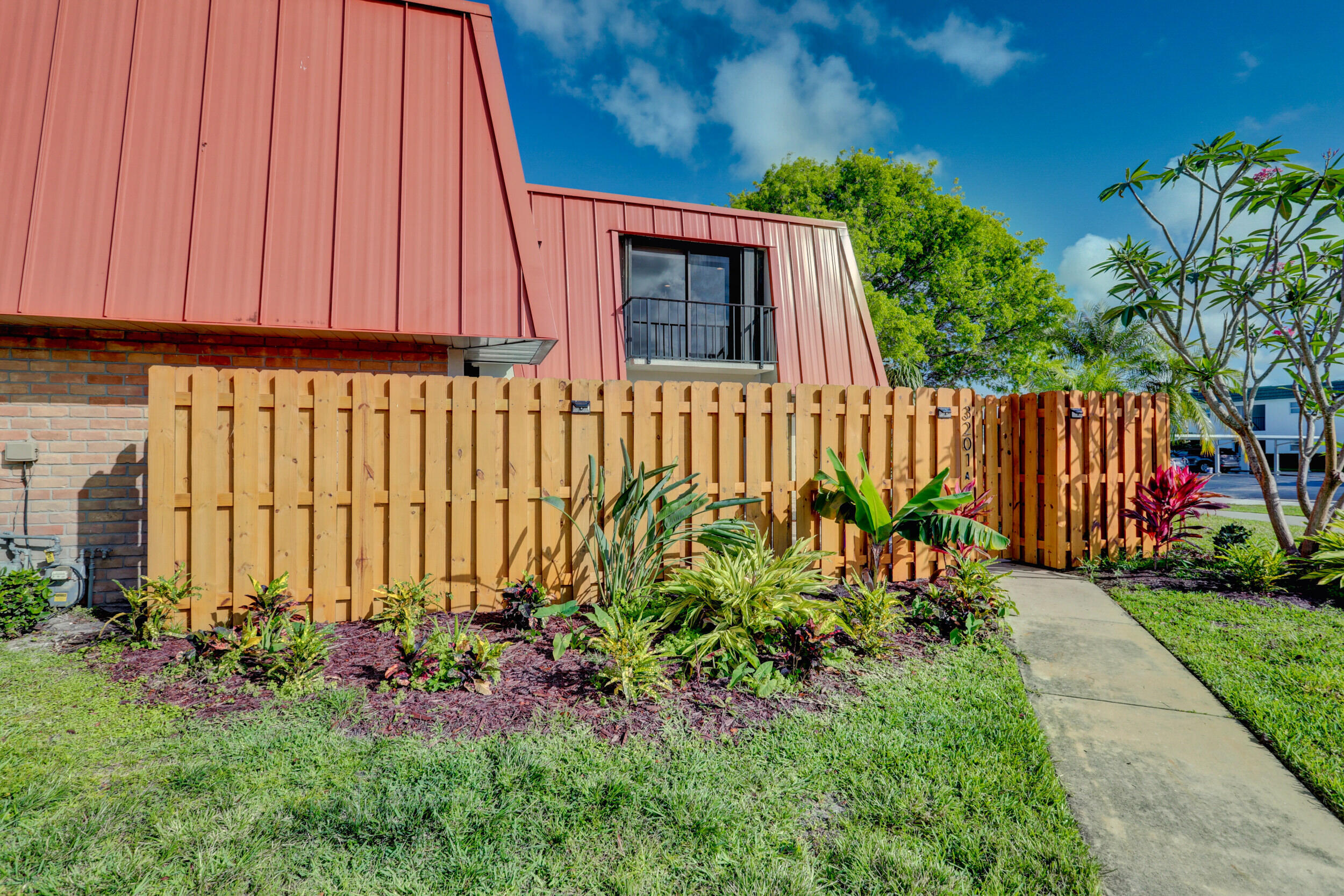 MERIDIAN PARK - Residential