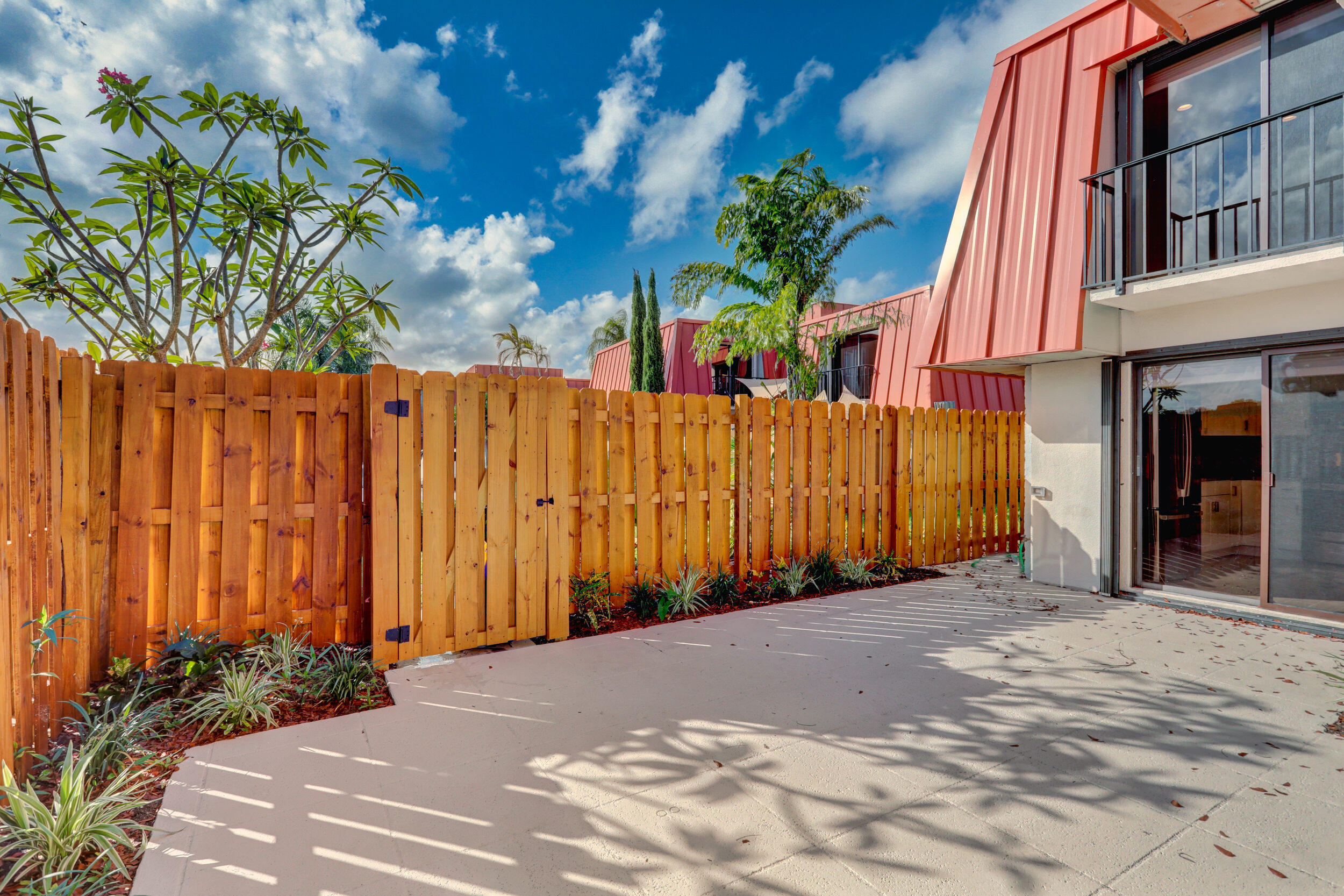 MERIDIAN PARK - Residential