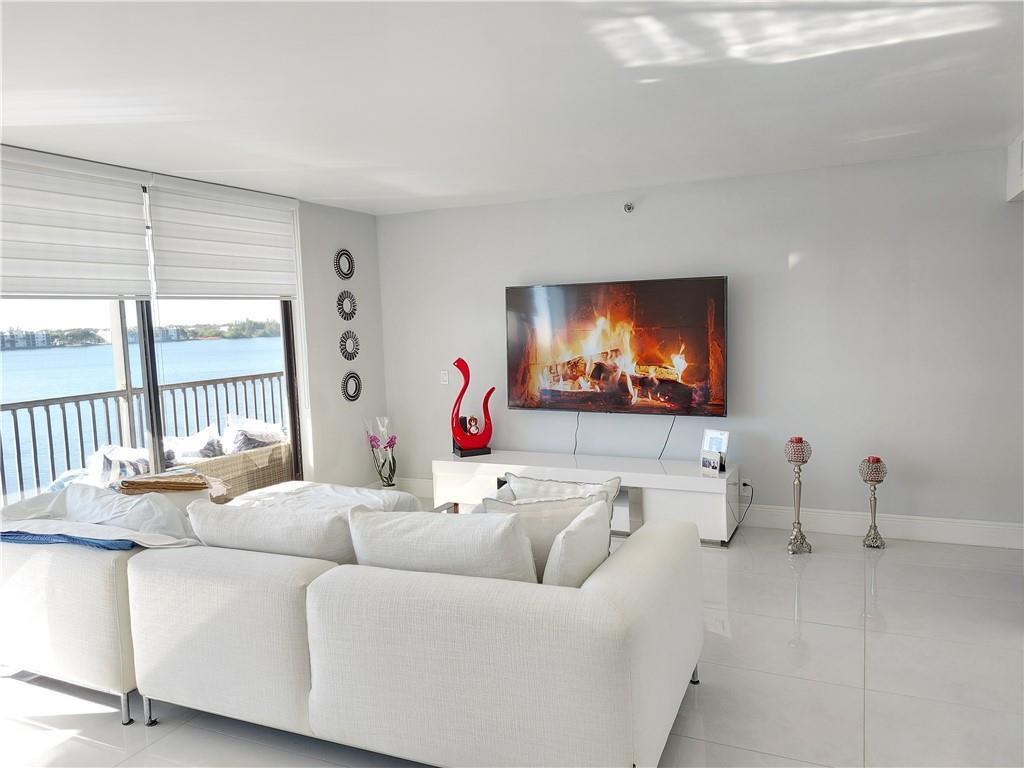 LAKE EMERALD CONDOMINIUM NO - Residential