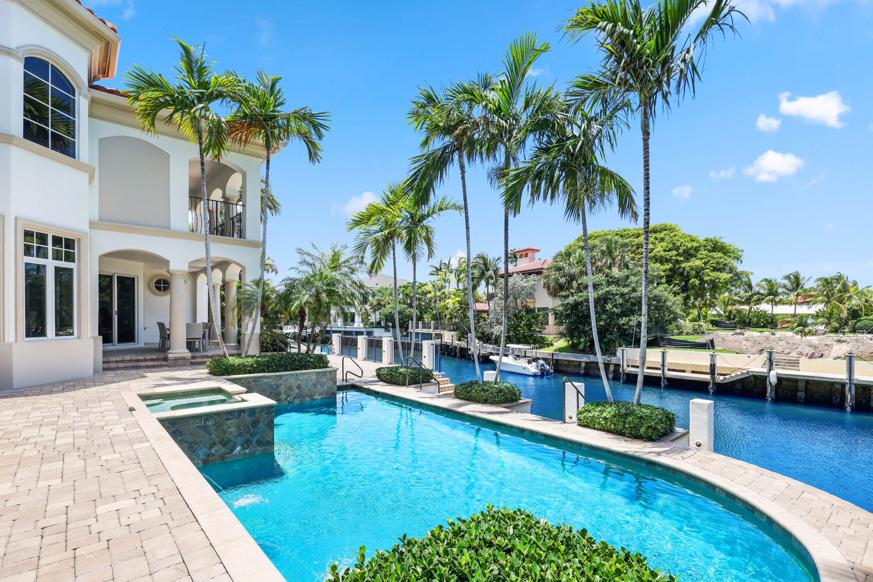 SUN AND SURF CLUB COMMUNITY - Residential