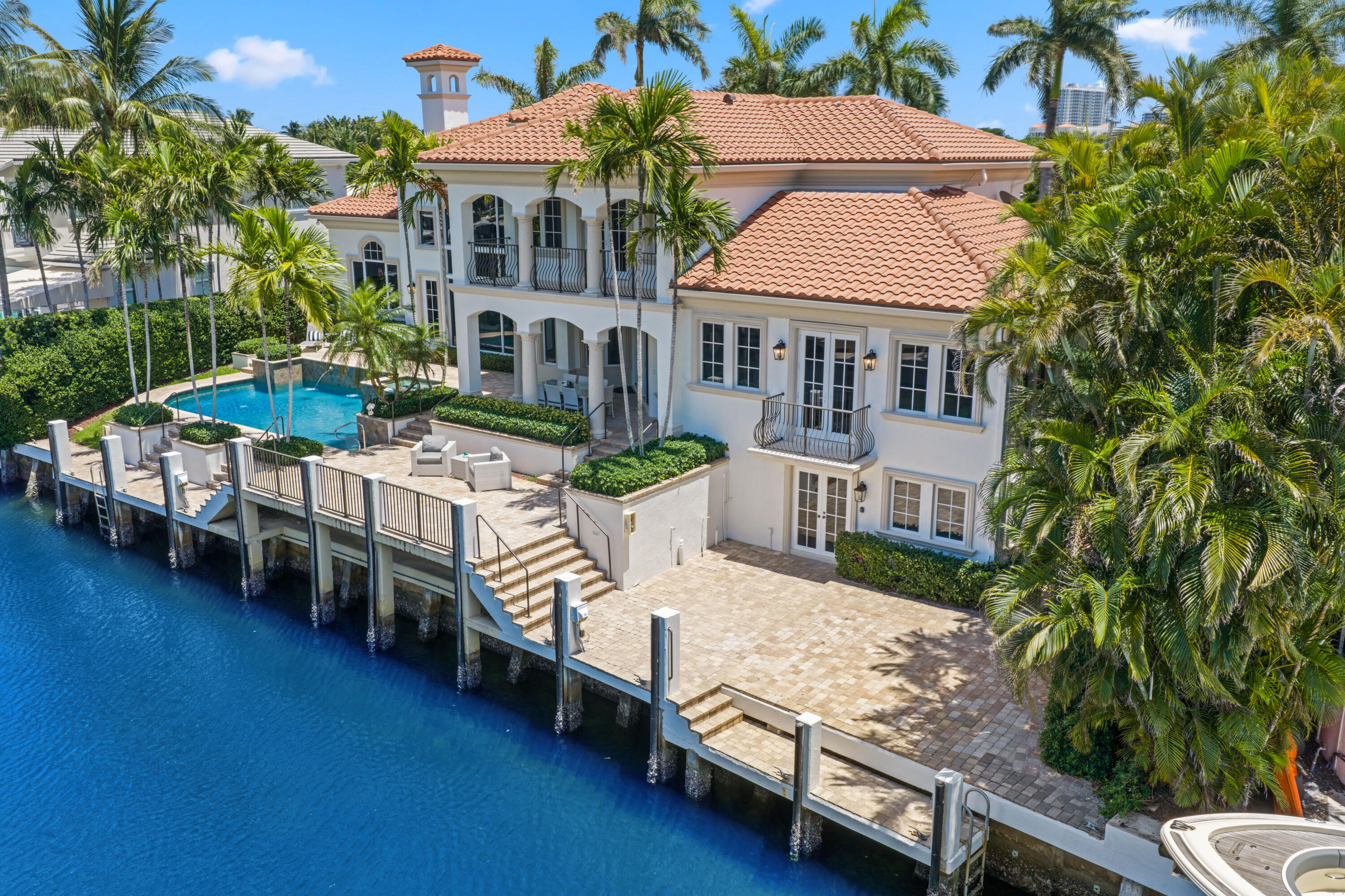 SUN AND SURF CLUB COMMUNITY - Residential