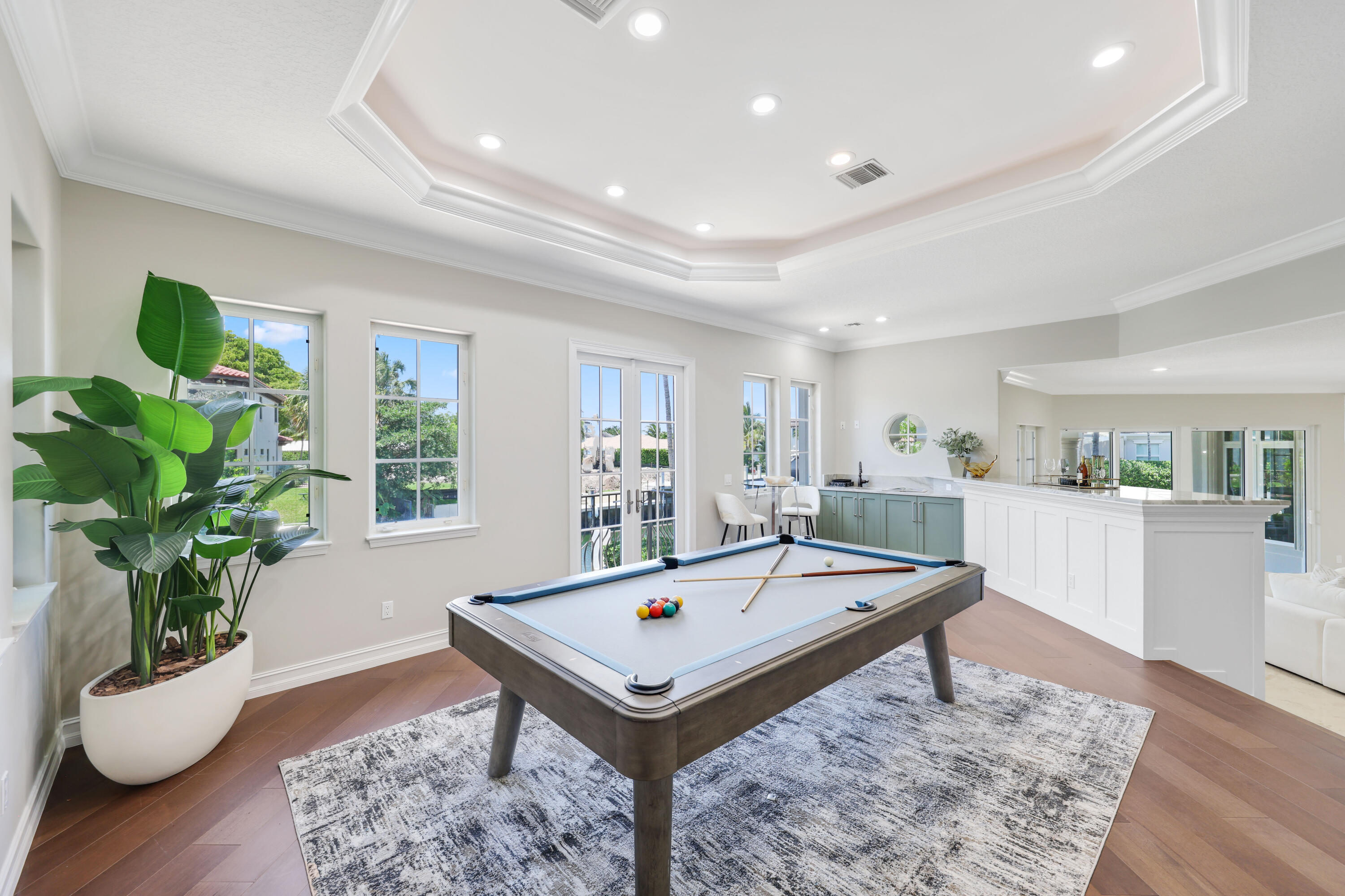 SUN AND SURF CLUB COMMUNITY - Residential