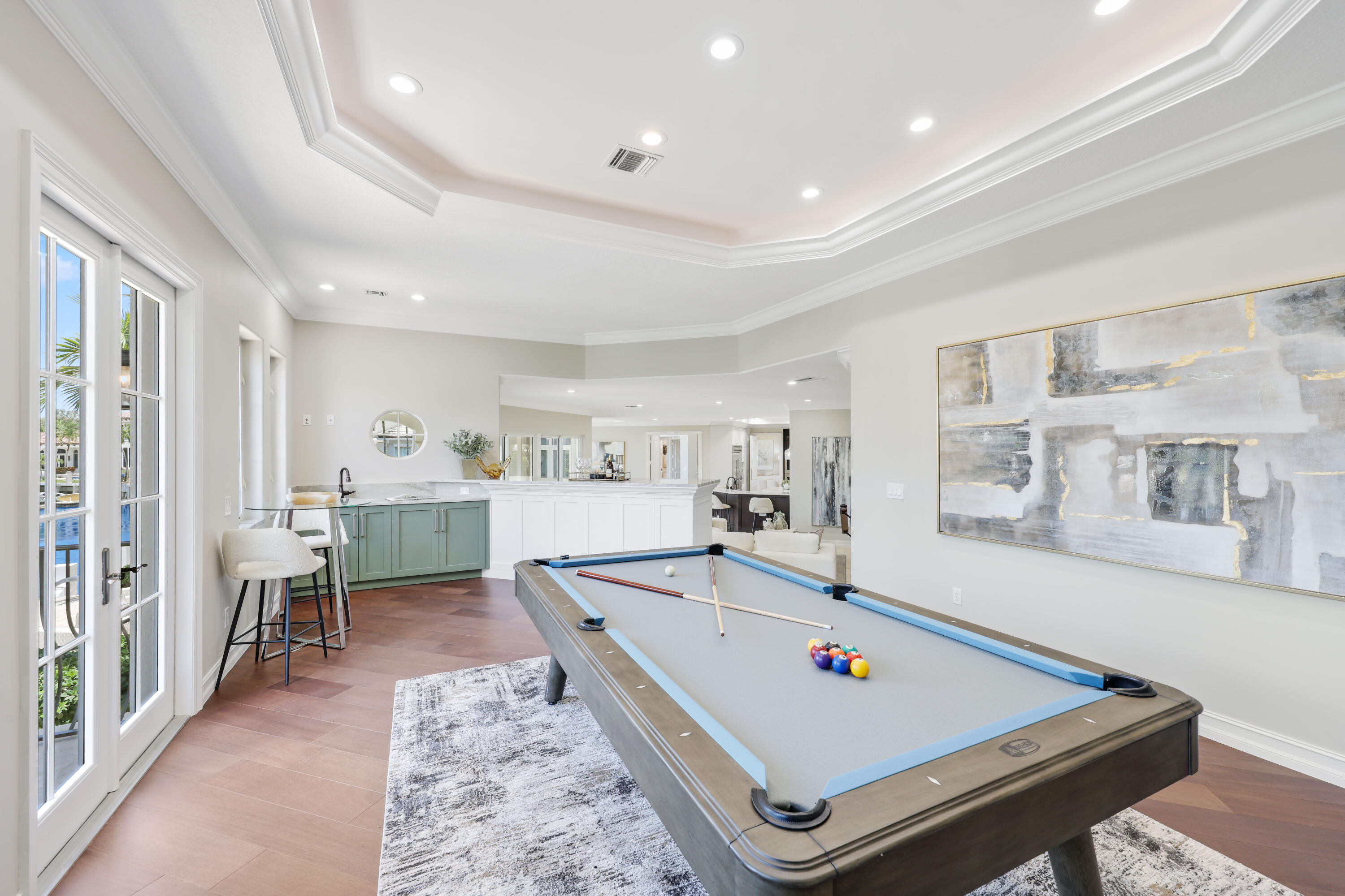 SUN AND SURF CLUB COMMUNITY - Residential