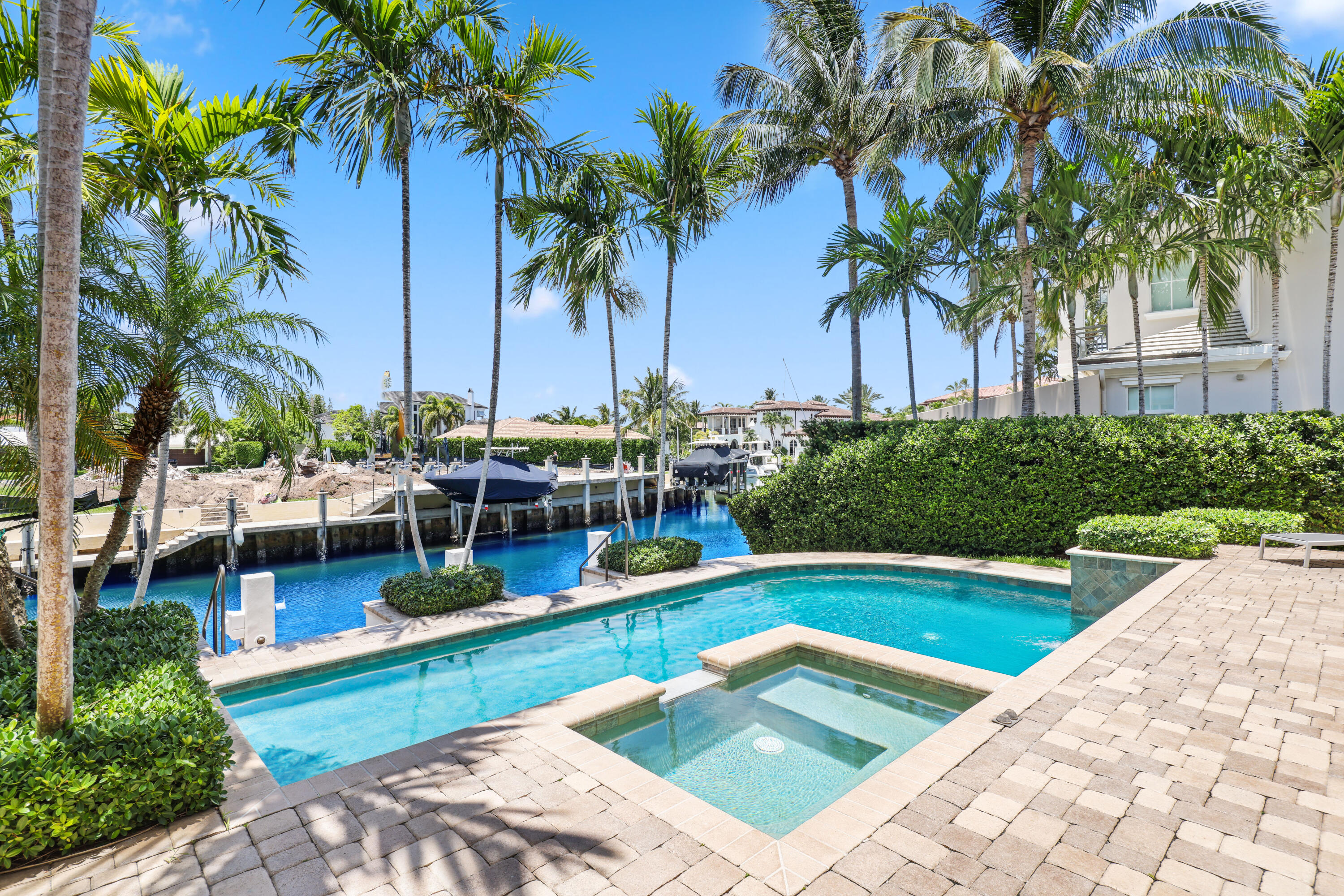 SUN AND SURF CLUB COMMUNITY - Residential