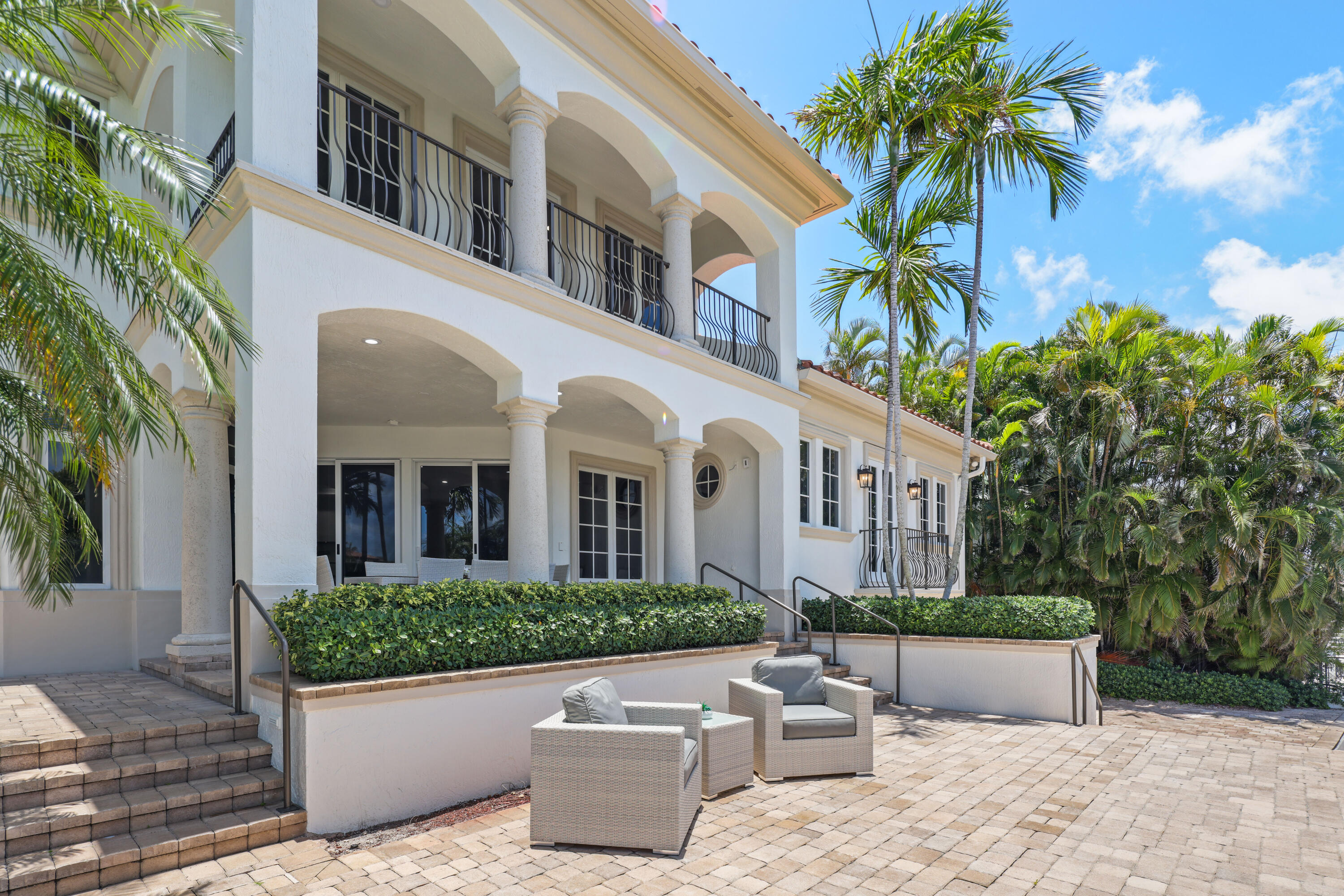 SUN AND SURF CLUB COMMUNITY - Residential