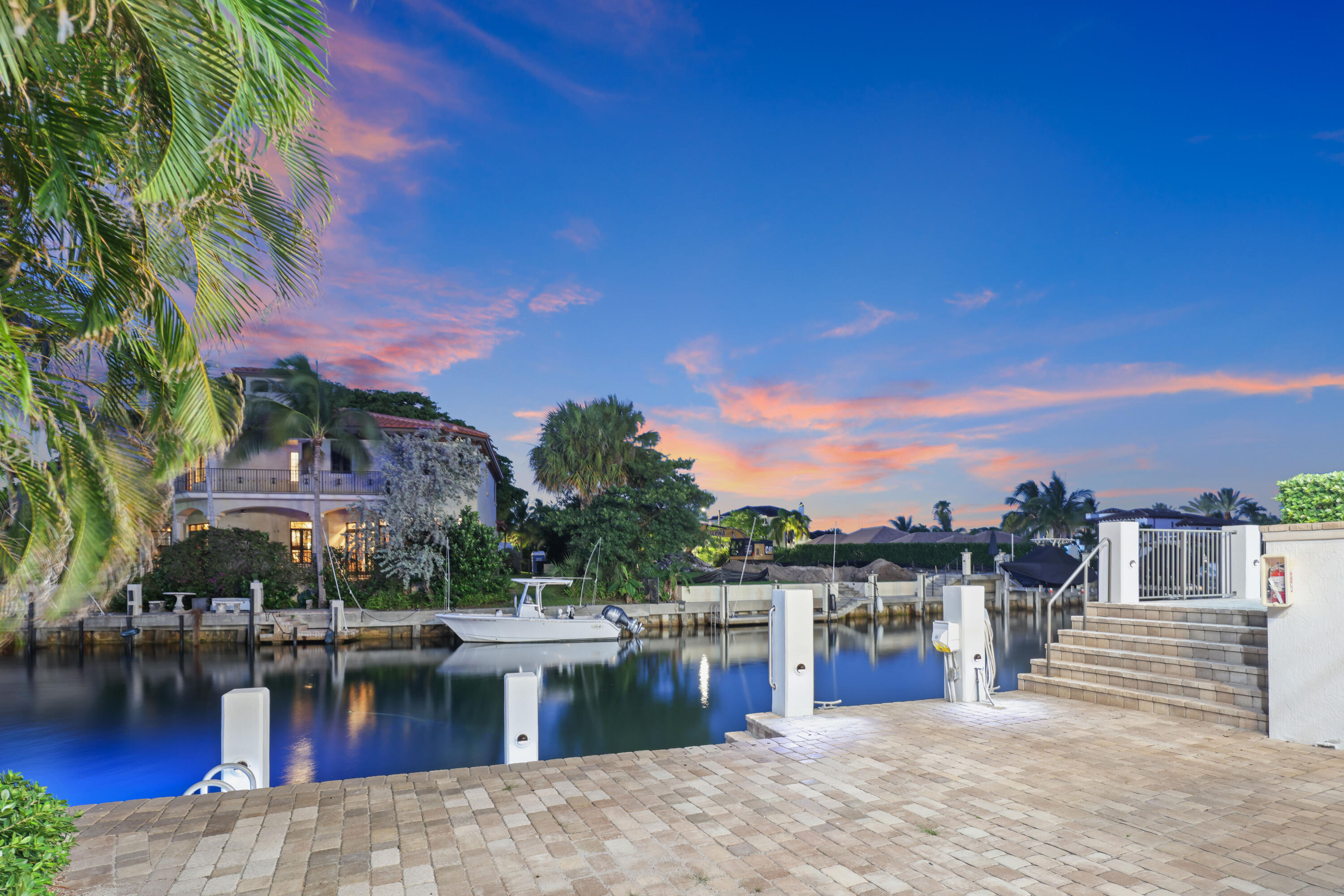 SUN AND SURF CLUB COMMUNITY - Residential