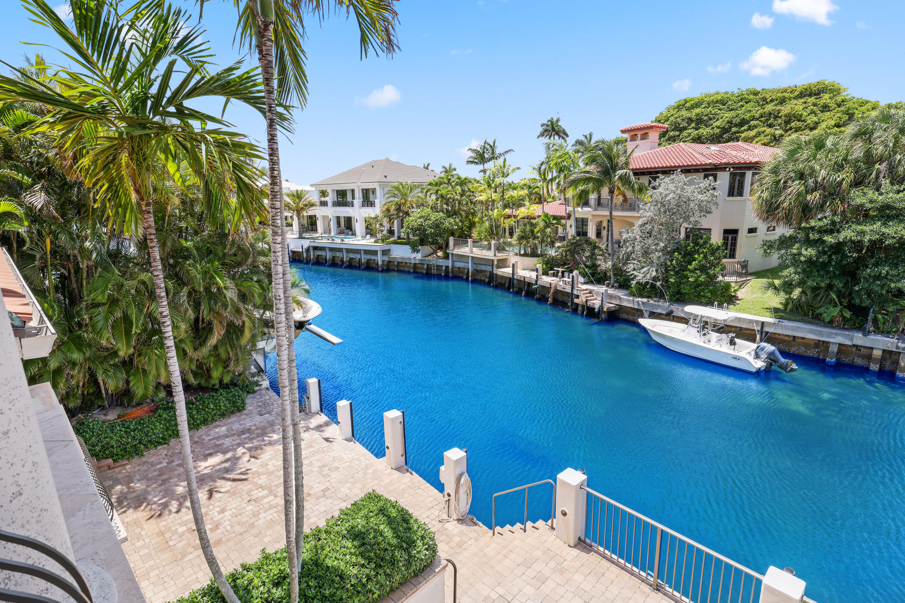 SUN AND SURF CLUB COMMUNITY - Residential