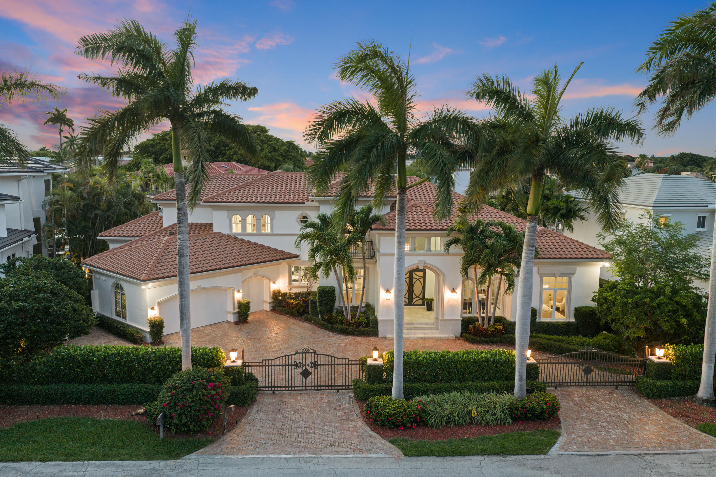SUN AND SURF CLUB COMMUNITY - Residential