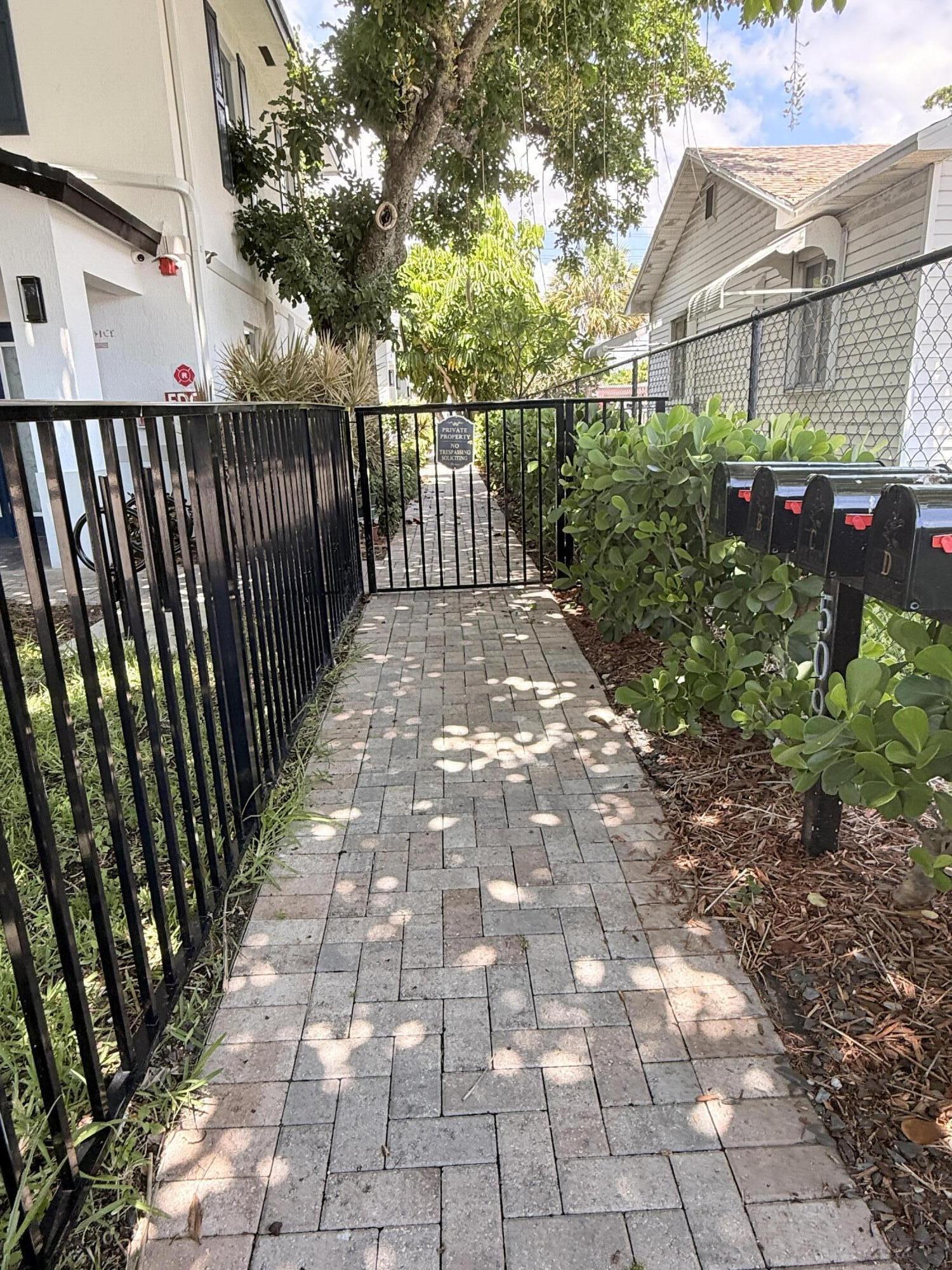 LAKE WORTH TOWN OF - Residential Lease
