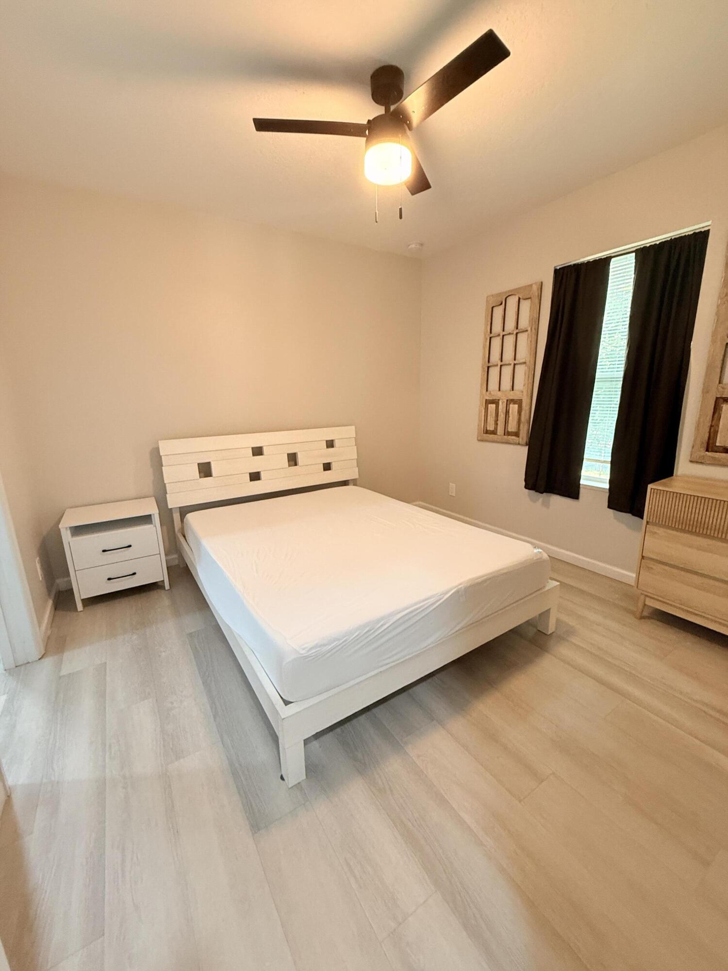 LAKE WORTH TOWN OF - Residential Lease