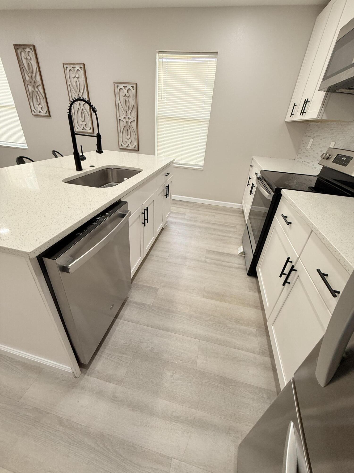 LAKE WORTH TOWN OF - Residential Lease