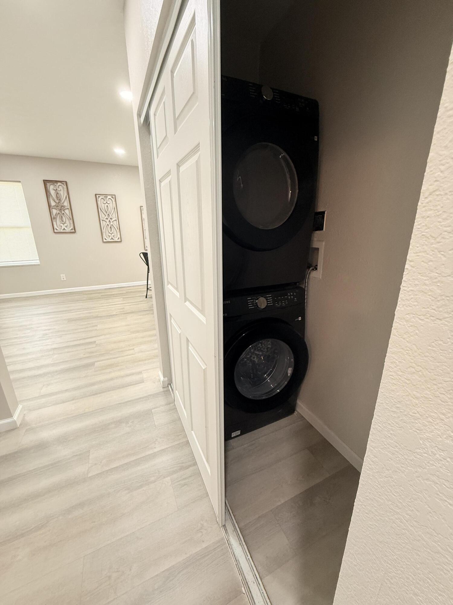 LAKE WORTH TOWN OF - Residential Lease
