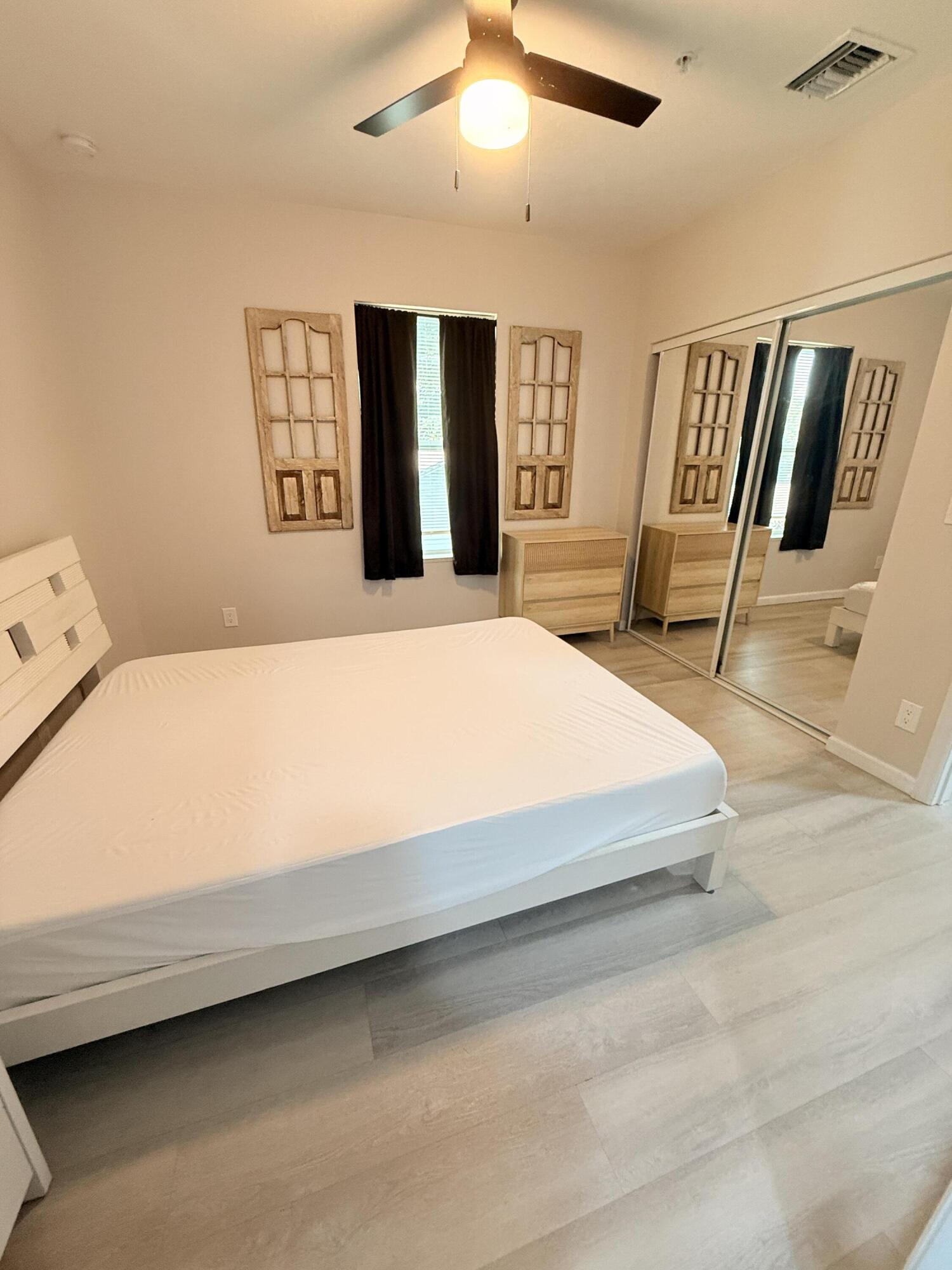 LAKE WORTH TOWN OF - Residential Lease