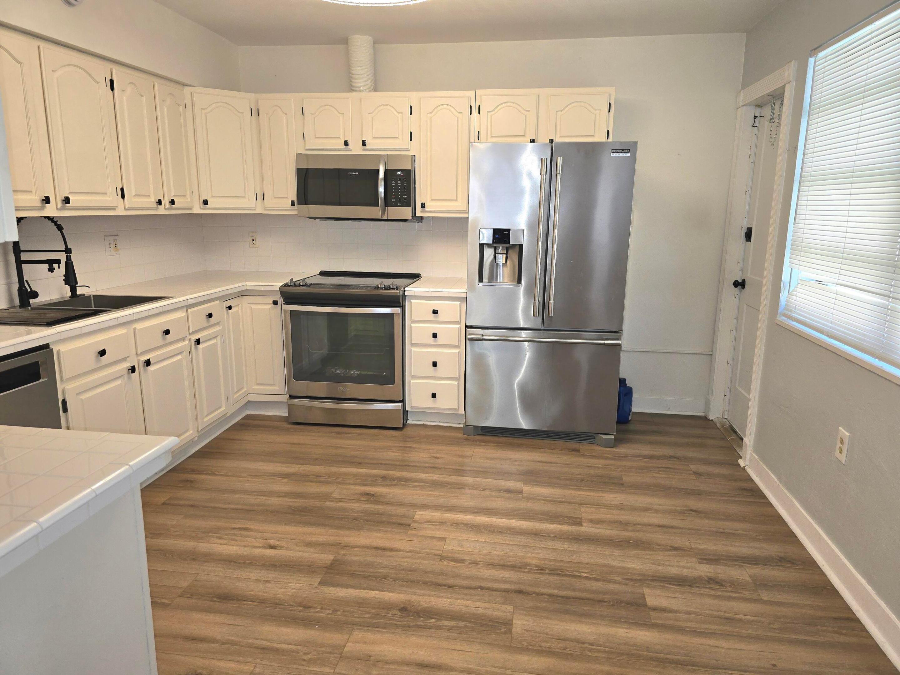 HOLLYWOOD - Residential