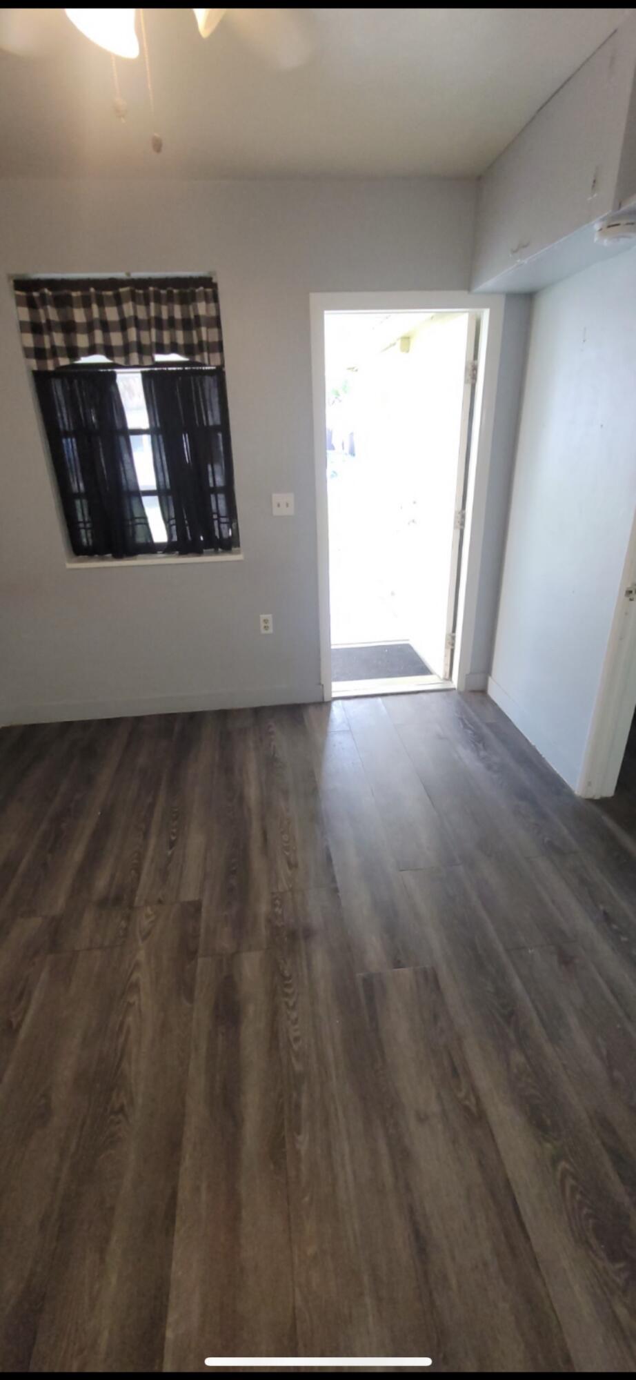 HOLLYWOOD - Residential