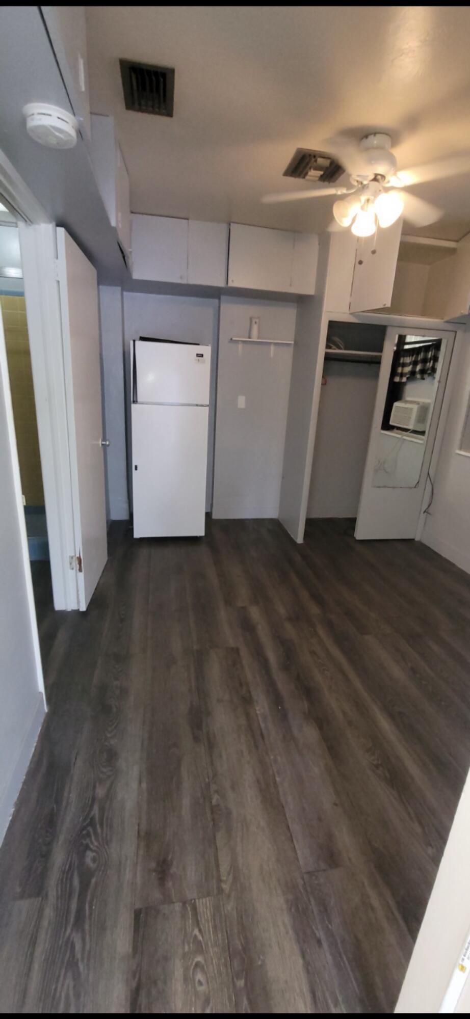 HOLLYWOOD - Residential