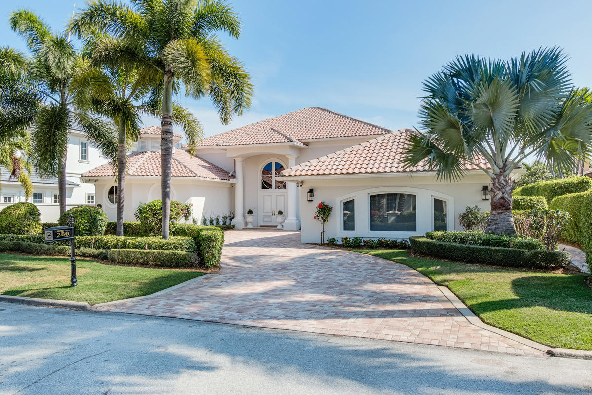 ROYAL PALM YACHT & COUNTRY CLUB - Residential