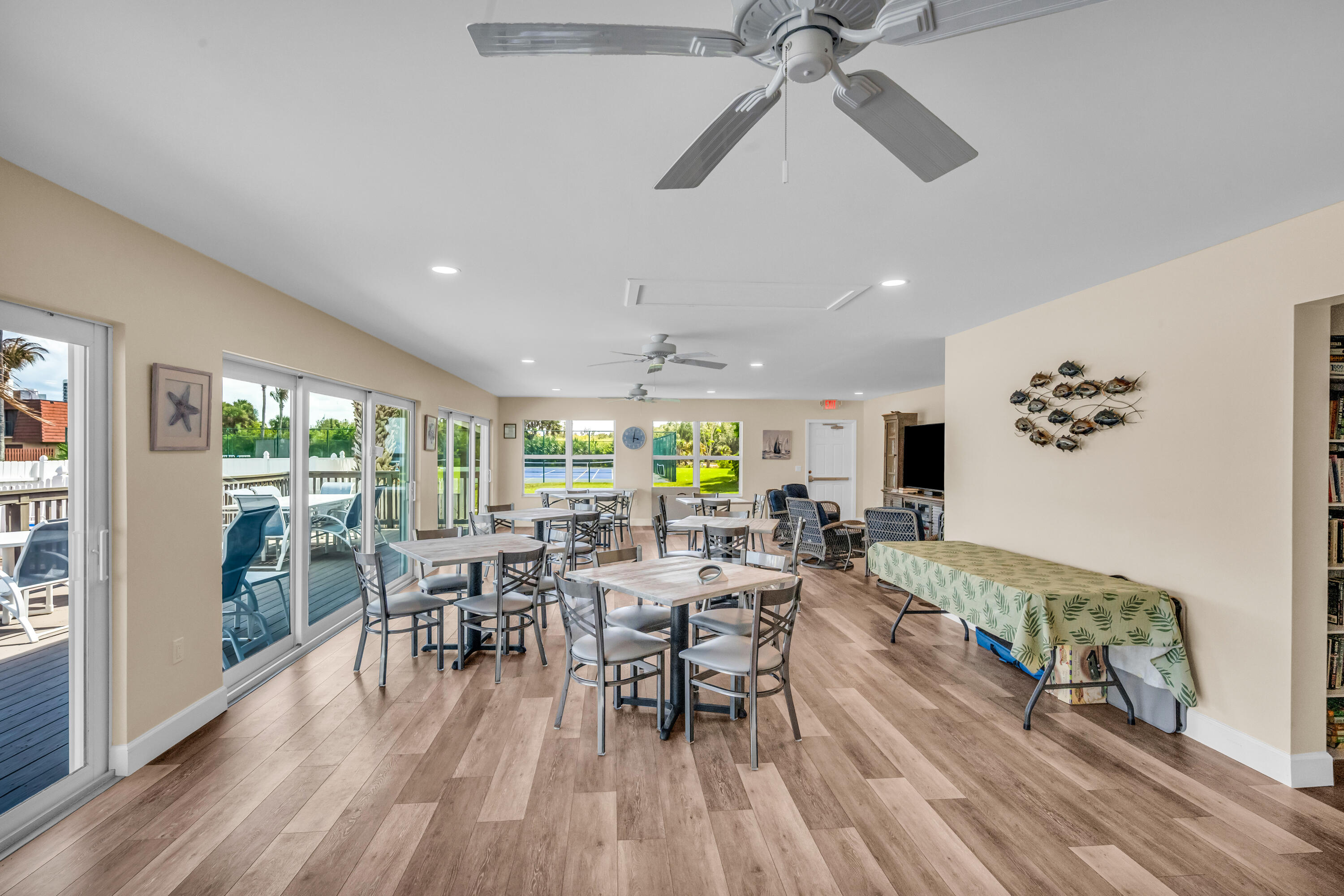 ISLAND VILLAGE PHASE II - Residential