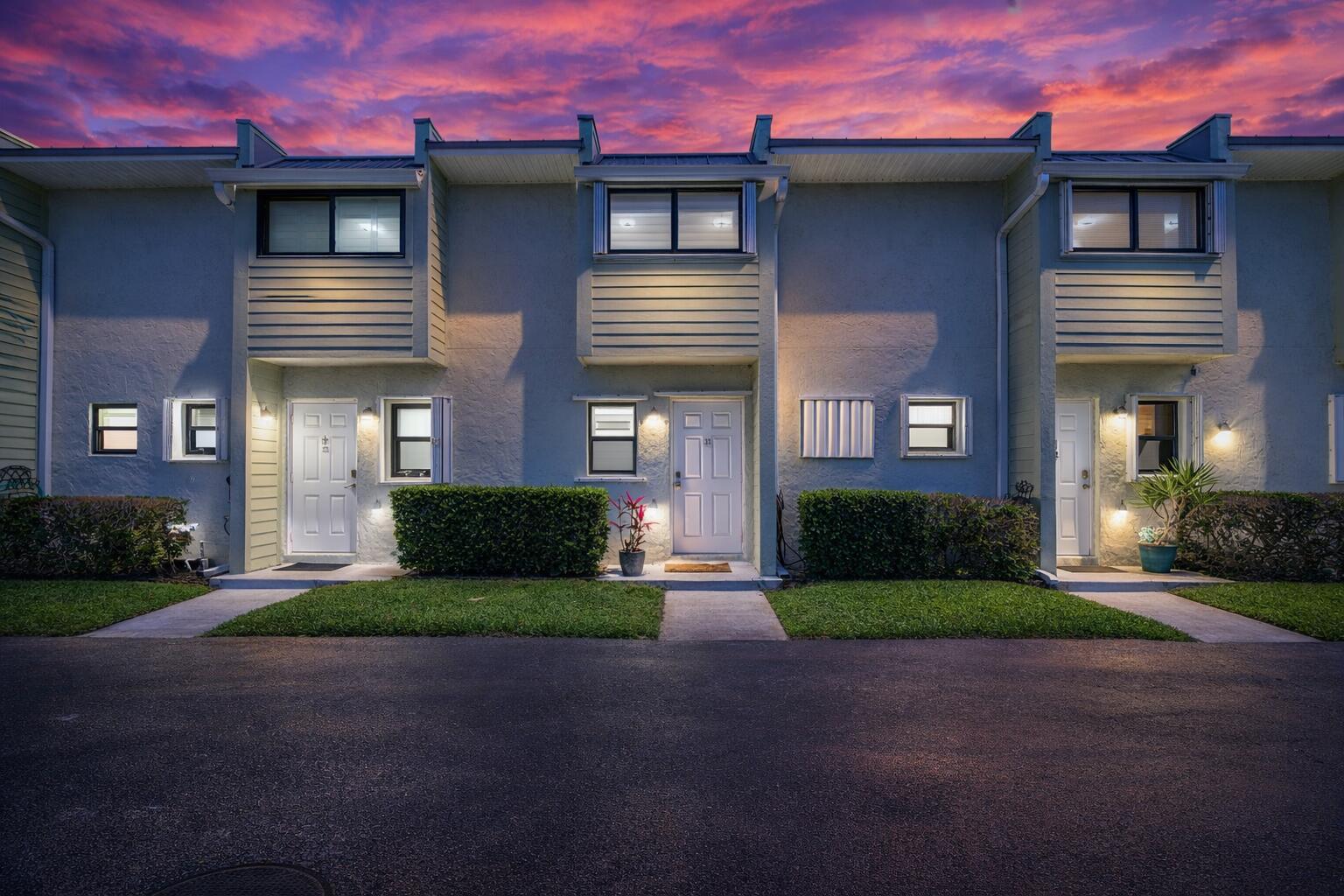 ISLAND VILLAGE PHASE II - Residential