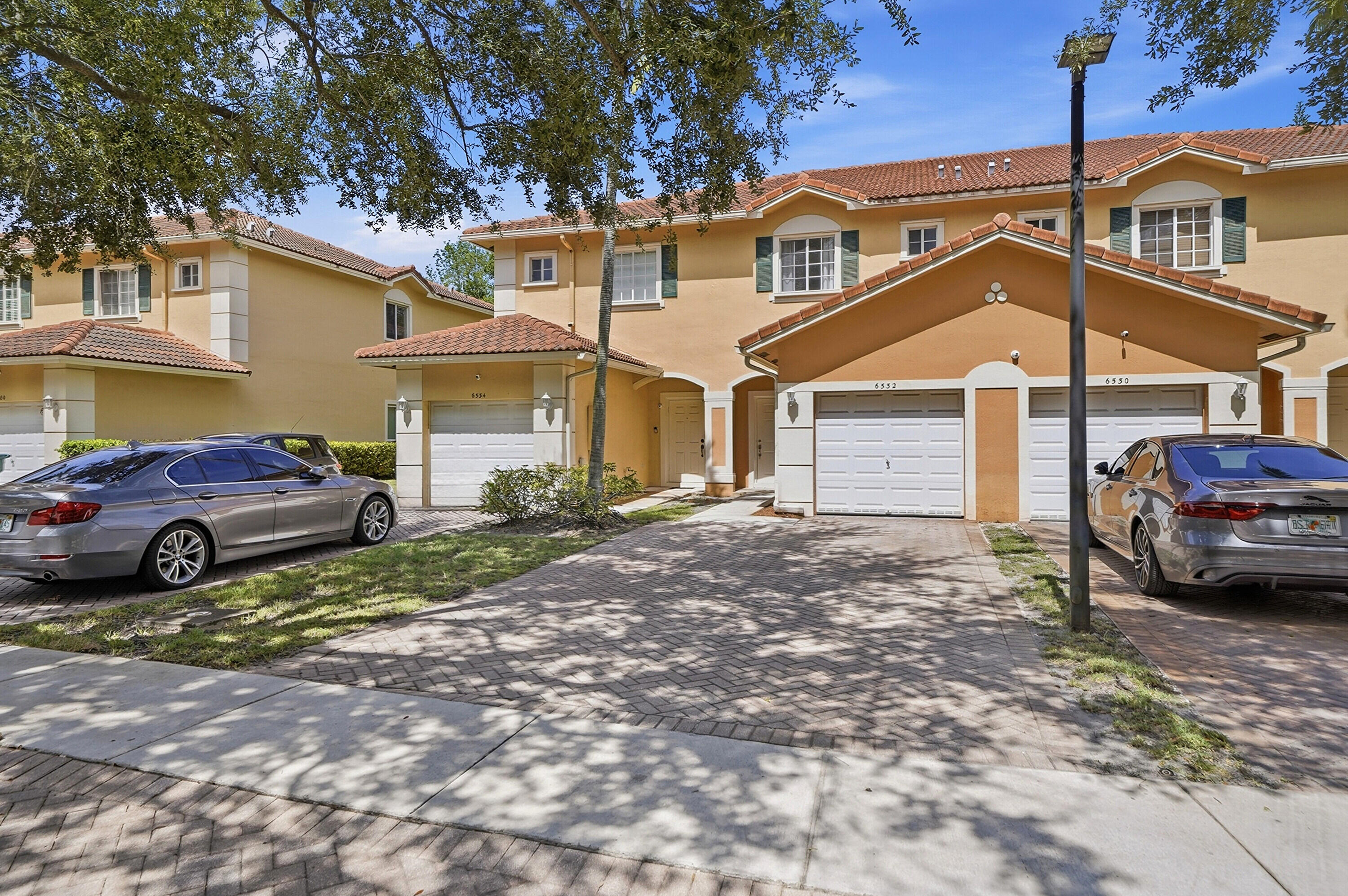 CATALINA PLACE - Residential