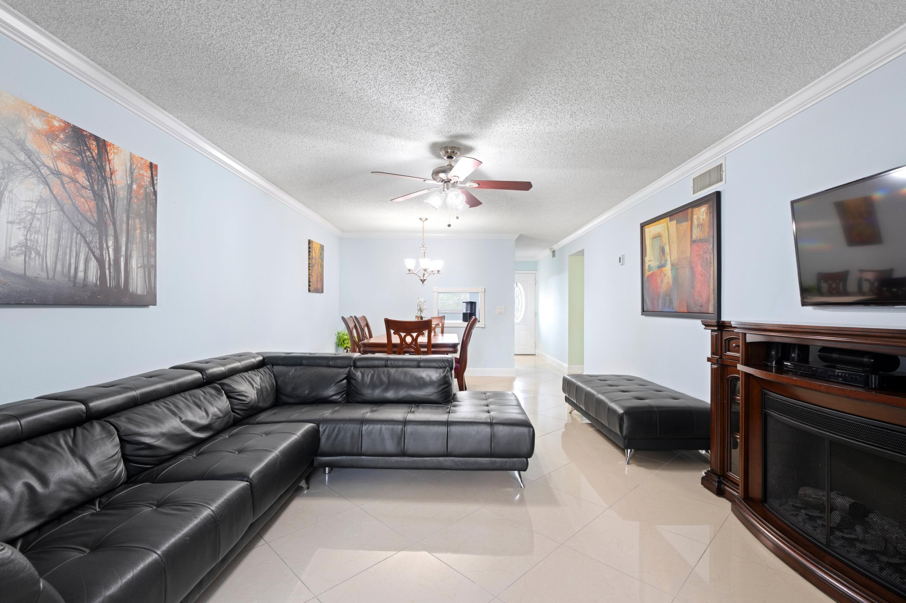 VILLAGE ROYALE GREENHILL CONDO - Residential