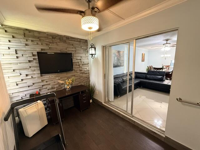 VILLAGE ROYALE GREENHILL CONDO - Residential