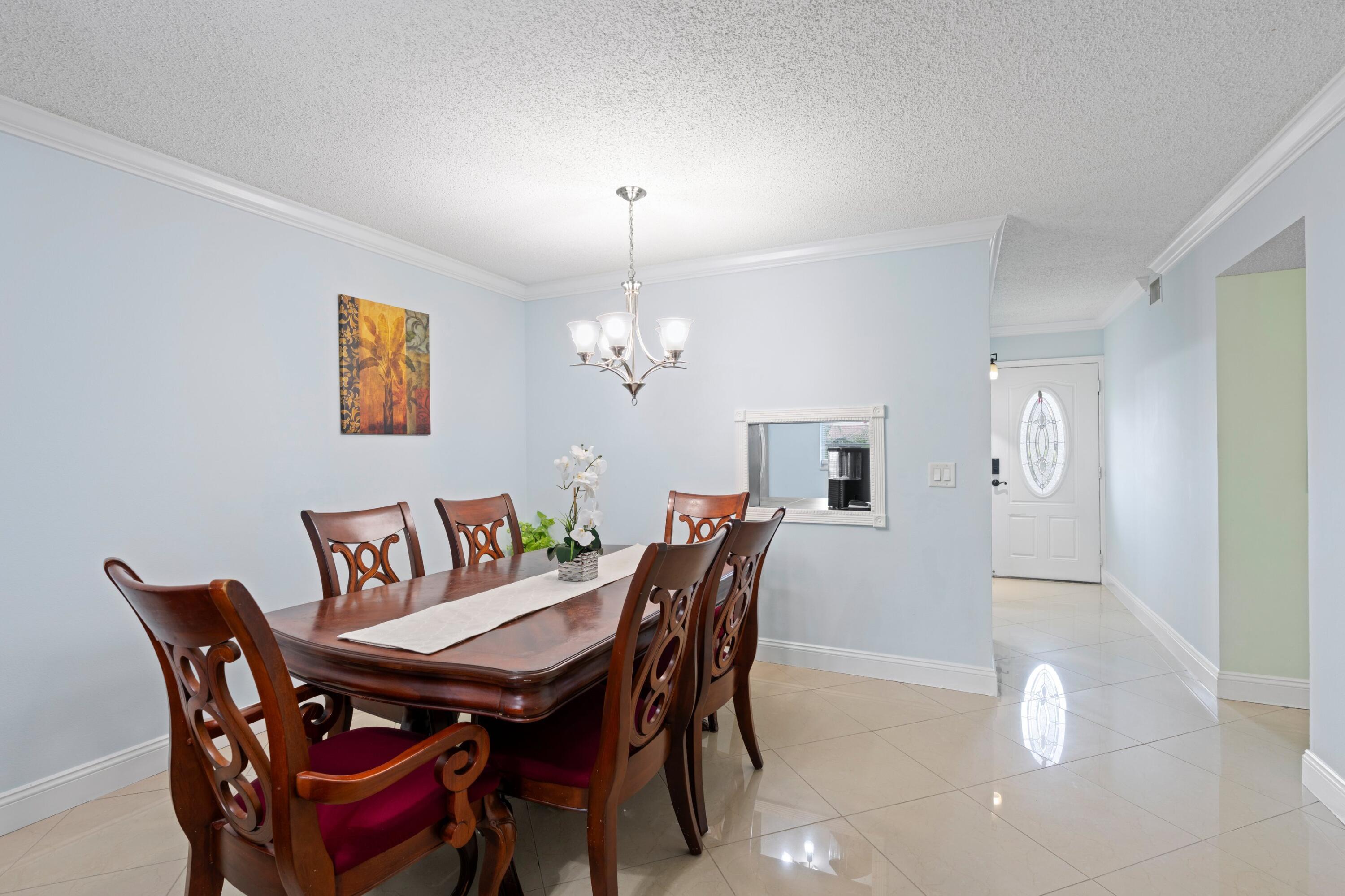 VILLAGE ROYALE GREENHILL CONDO - Residential