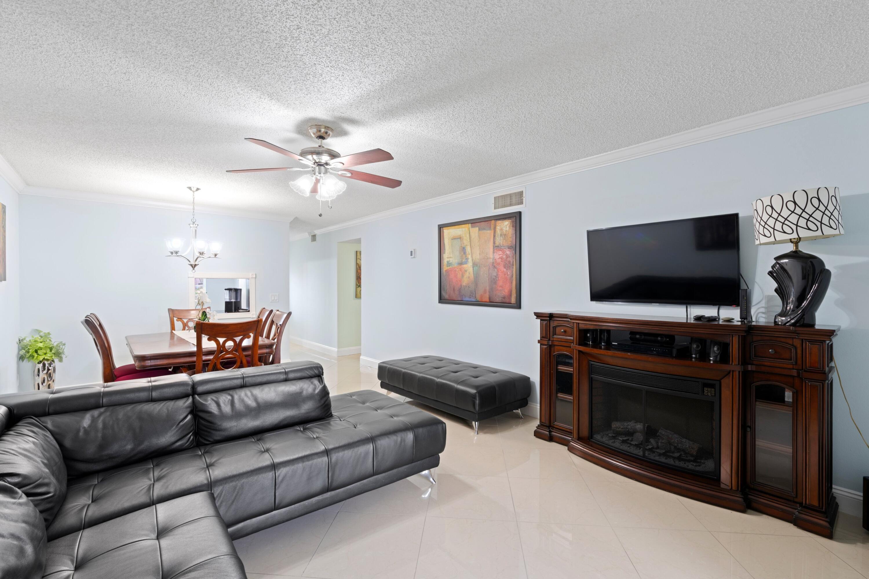 VILLAGE ROYALE GREENHILL CONDO - Residential
