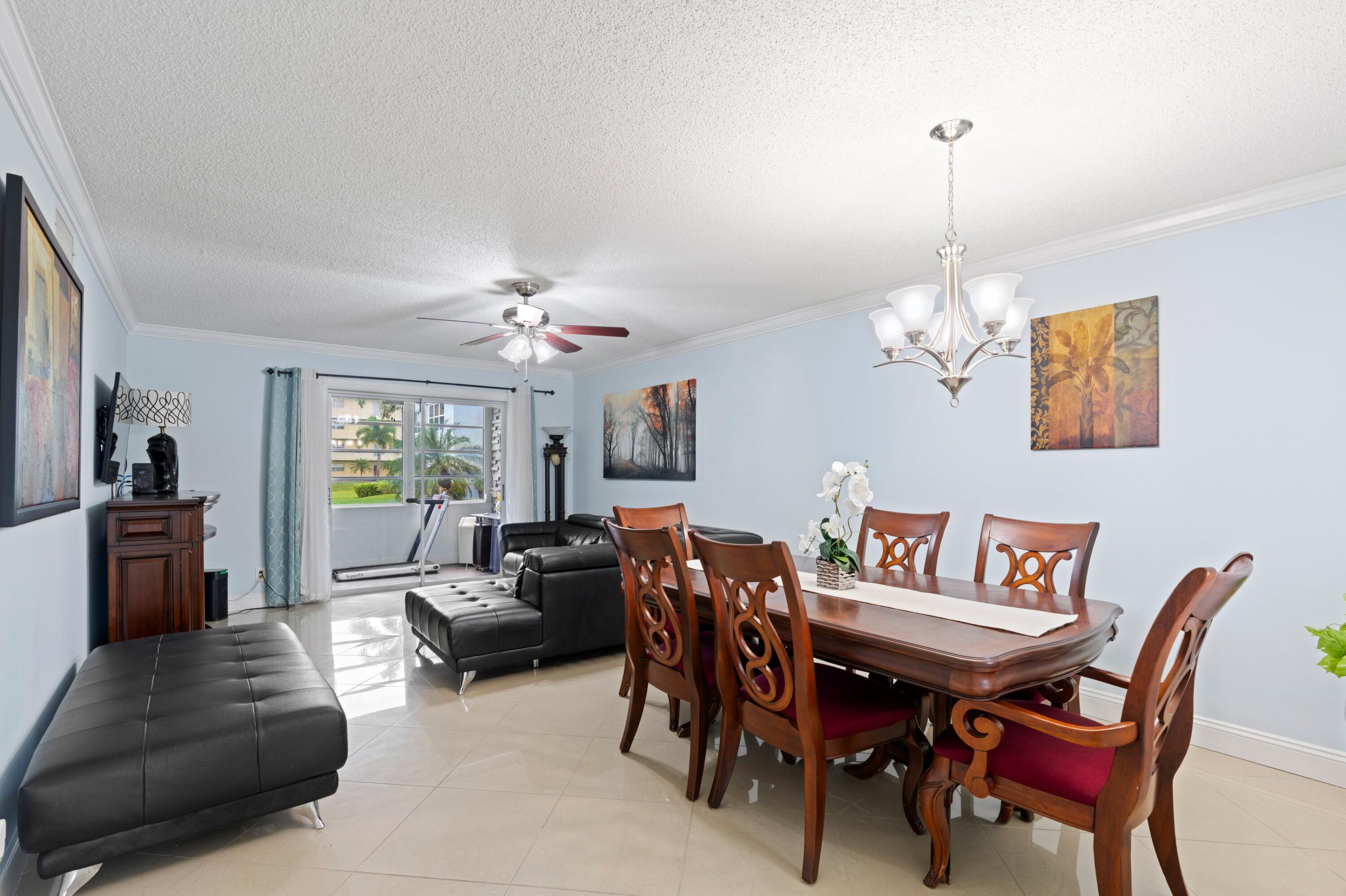 VILLAGE ROYALE GREENHILL CONDO - Residential