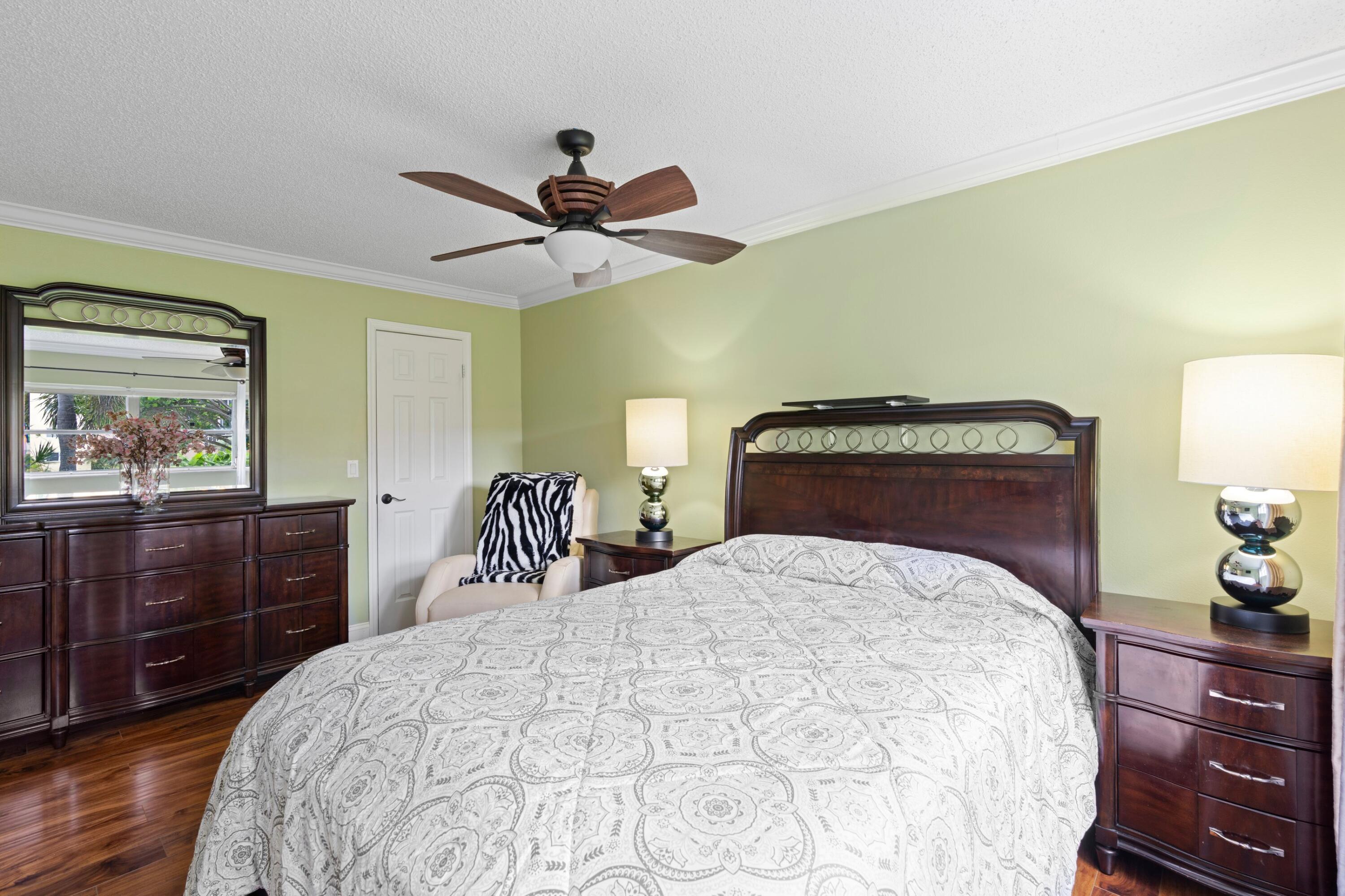 VILLAGE ROYALE GREENHILL CONDO - Residential