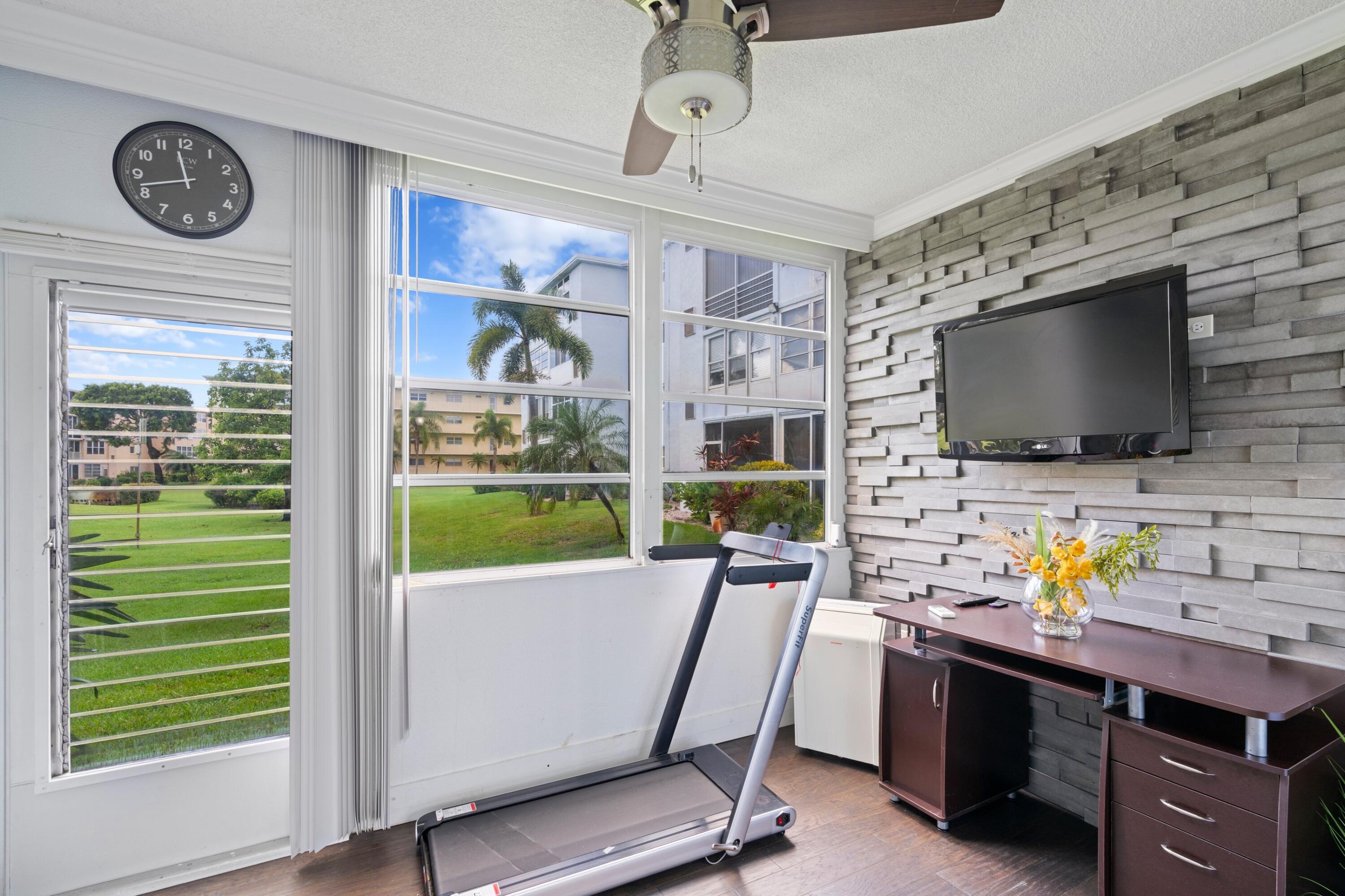 VILLAGE ROYALE GREENHILL CONDO - Residential