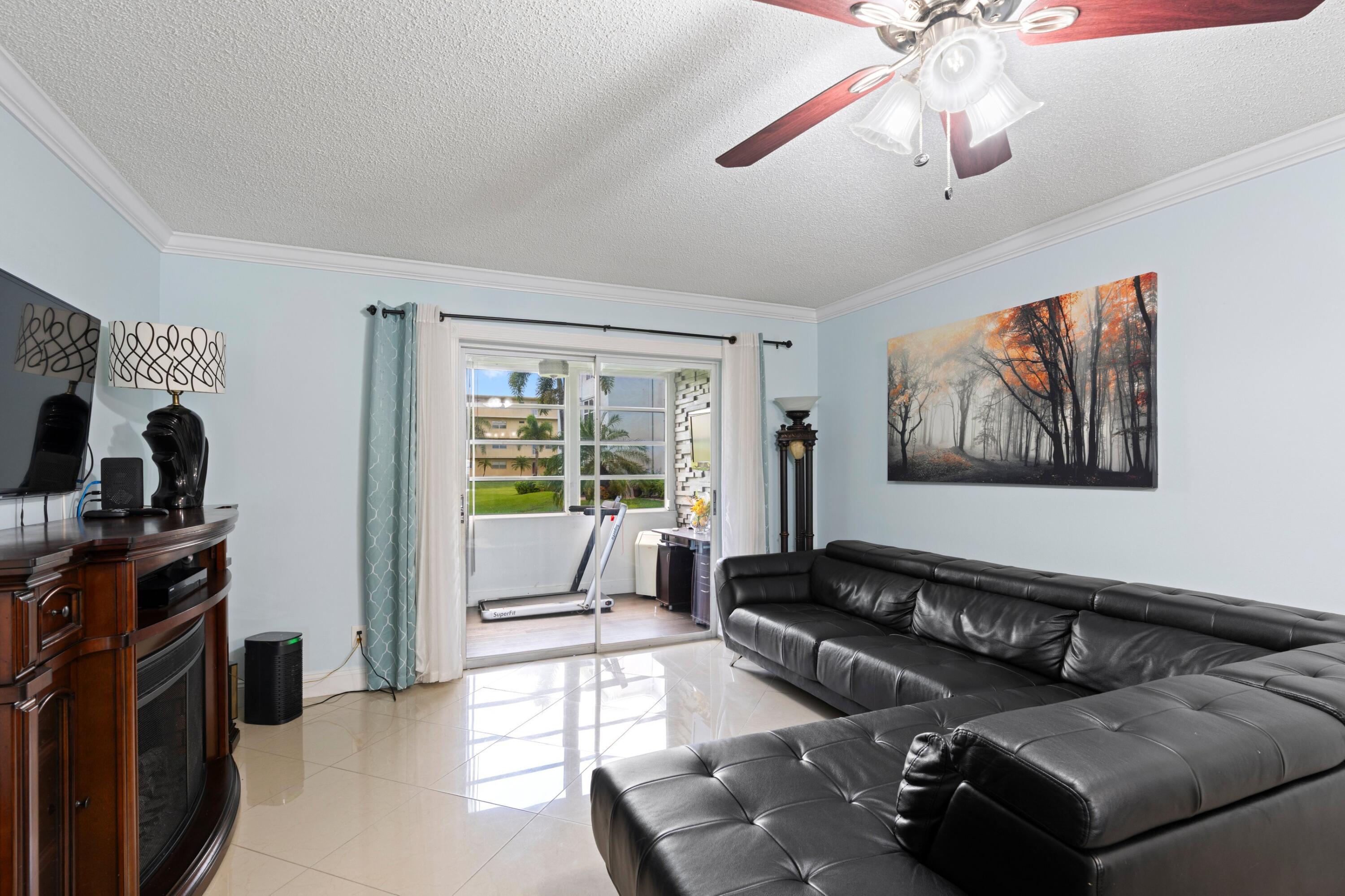 VILLAGE ROYALE GREENHILL CONDO - Residential