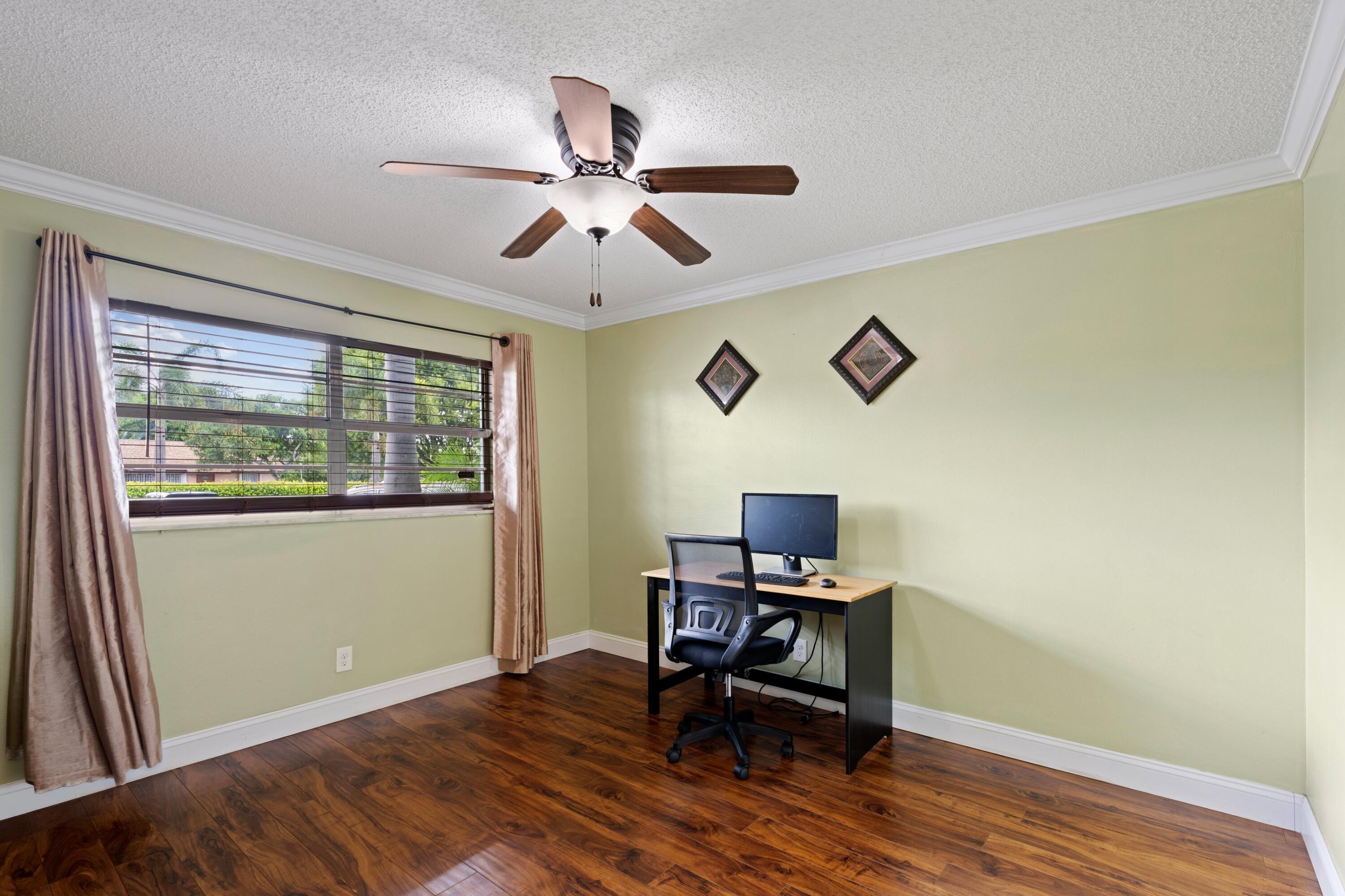 VILLAGE ROYALE GREENHILL CONDO - Residential