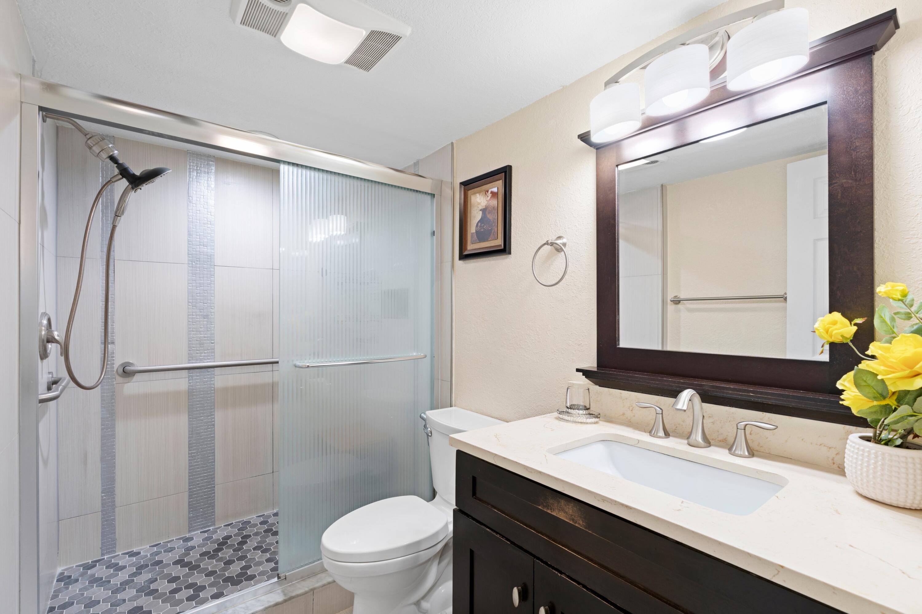 VILLAGE ROYALE GREENHILL CONDO - Residential