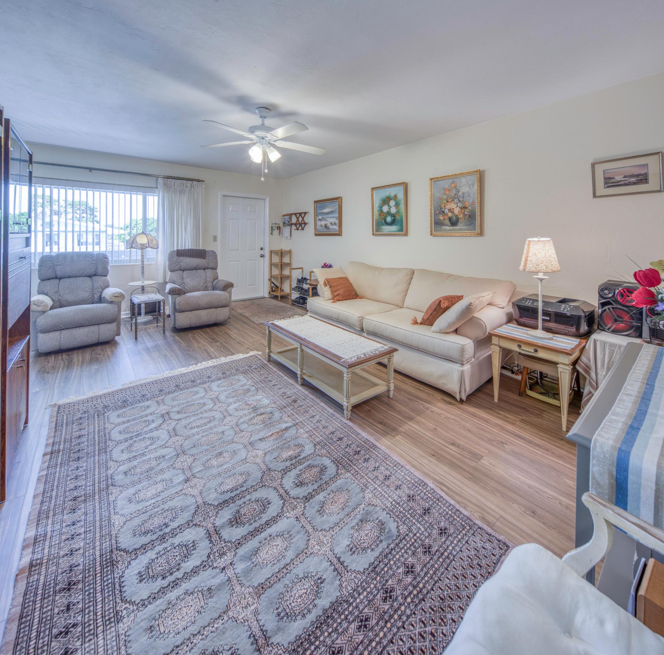 LAKESIDE POINT APT 14 CONDO - Residential