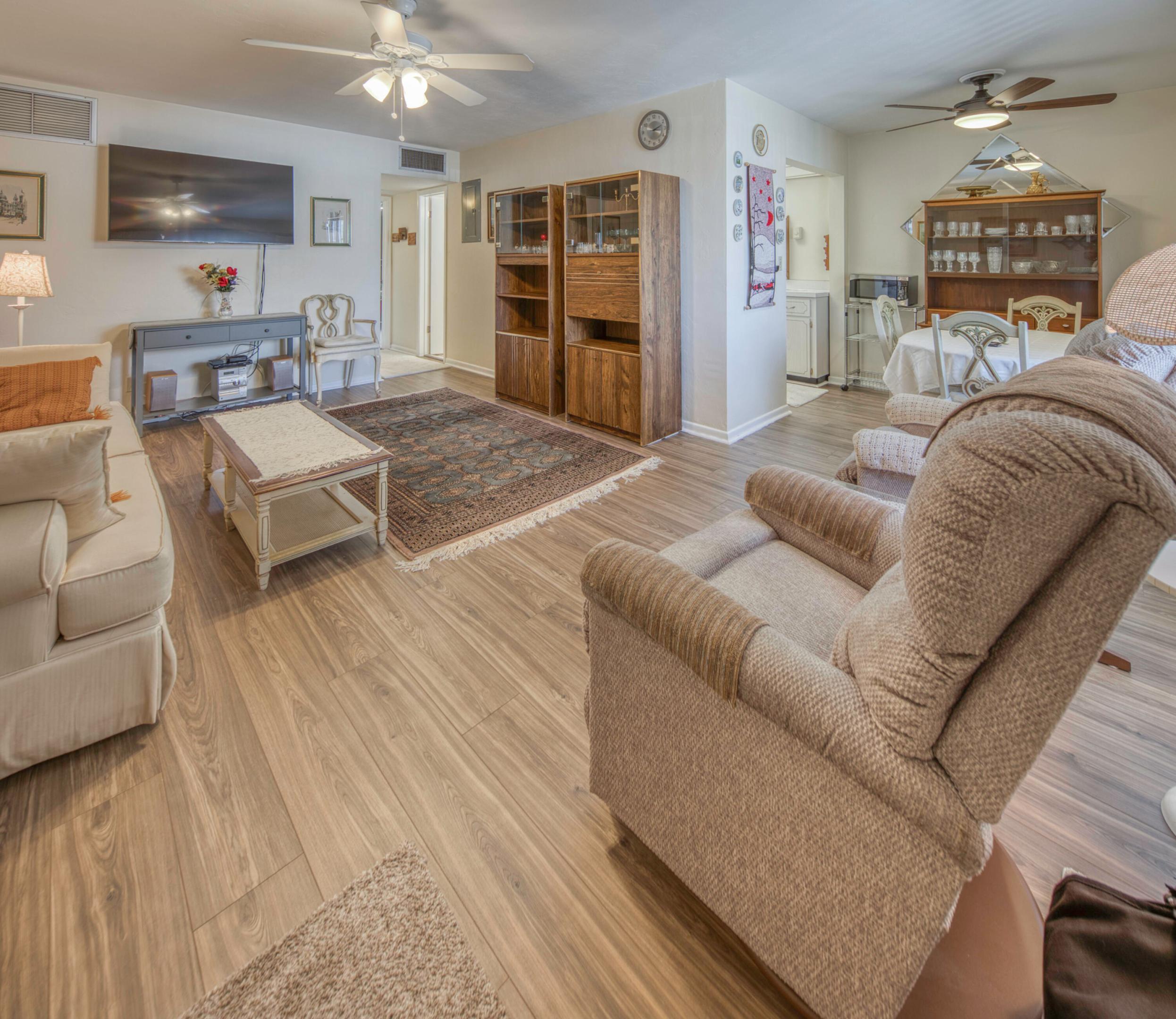 LAKESIDE POINT APT 14 CONDO - Residential