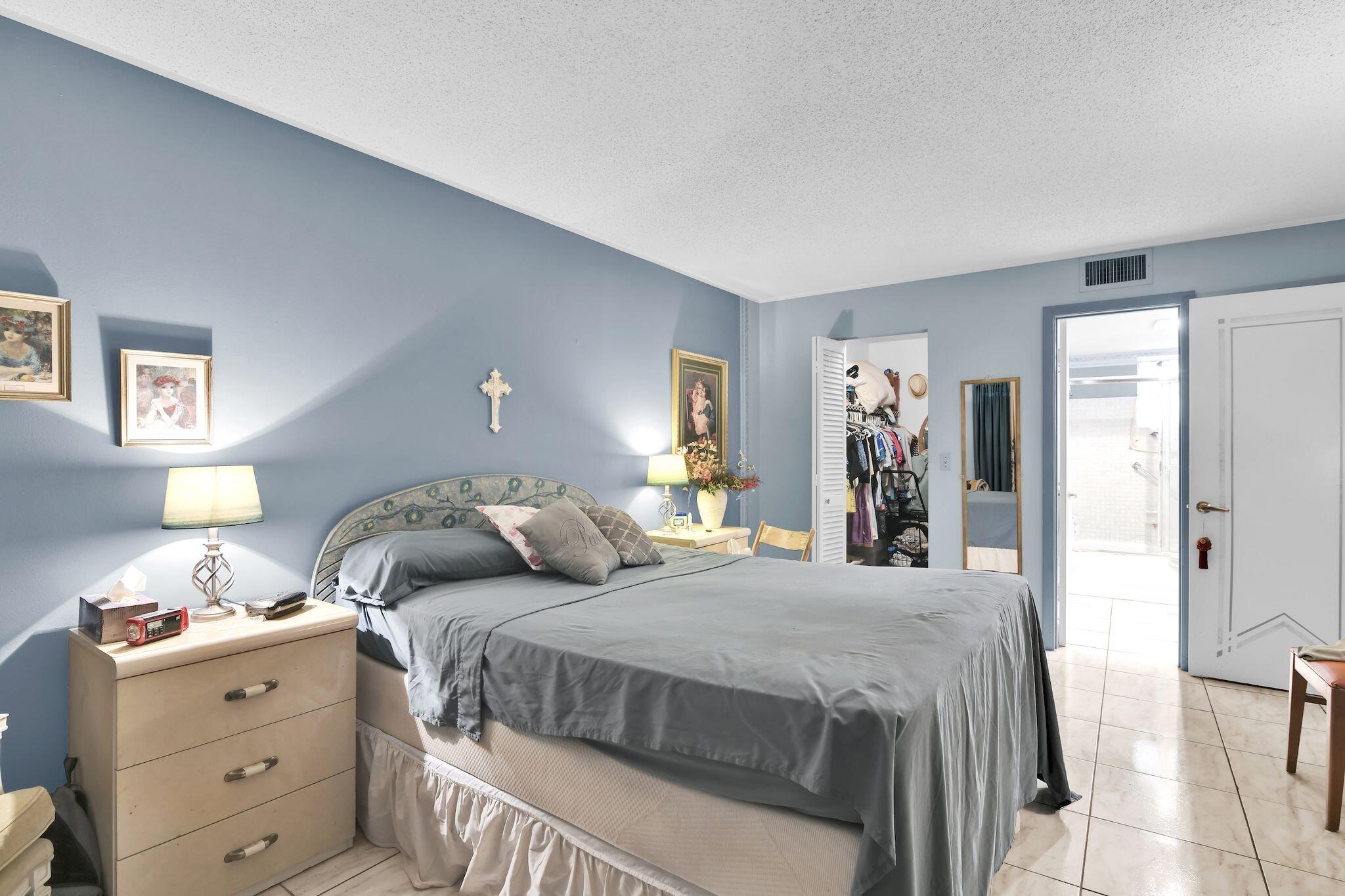 LAKESIDE VILLAGE CONDO 10 - Residential