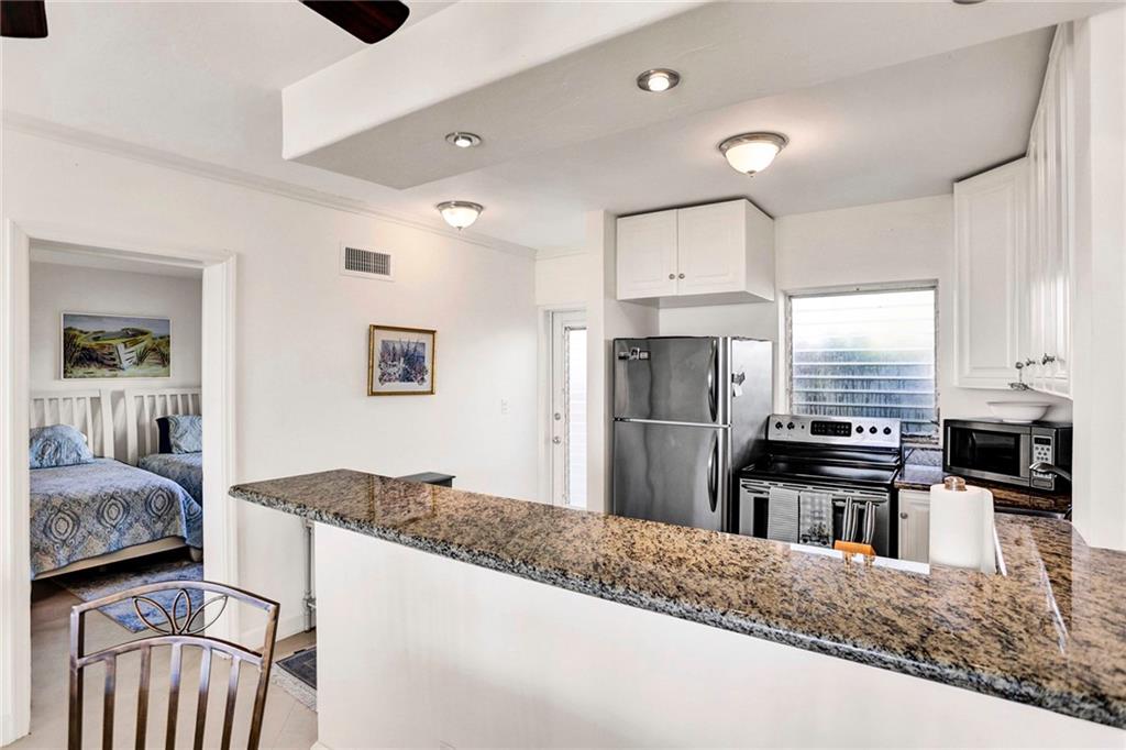 Hillsboro Mile Ocean Apts - Residential
