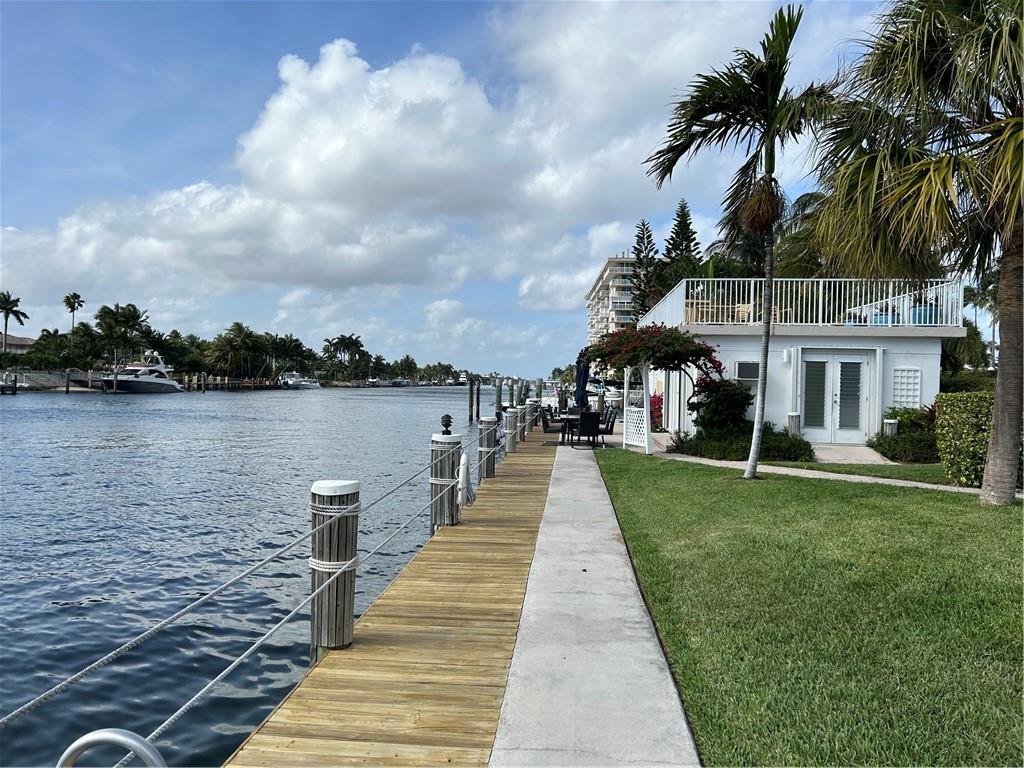 Hillsboro Mile Ocean Apts - Residential