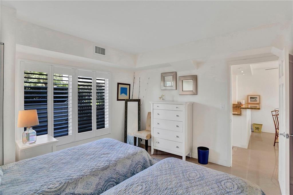 Hillsboro Mile Ocean Apts - Residential