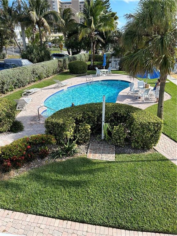 Hillsboro Mile Ocean Apts - Residential