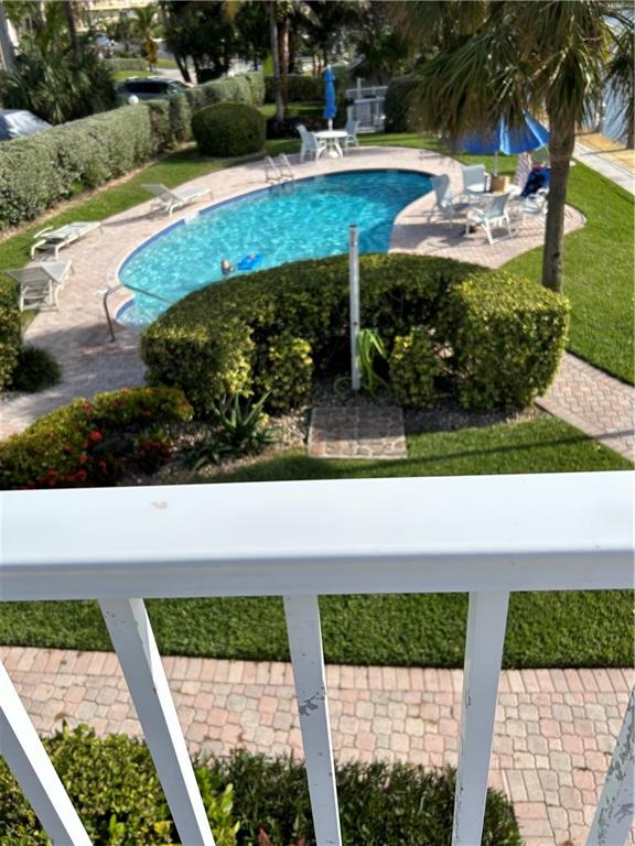 Hillsboro Mile Ocean Apts - Residential