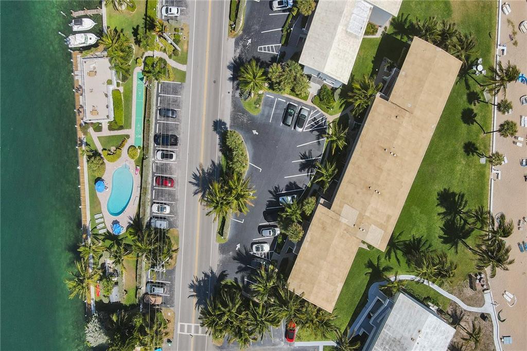 Hillsboro Mile Ocean Apts - Residential