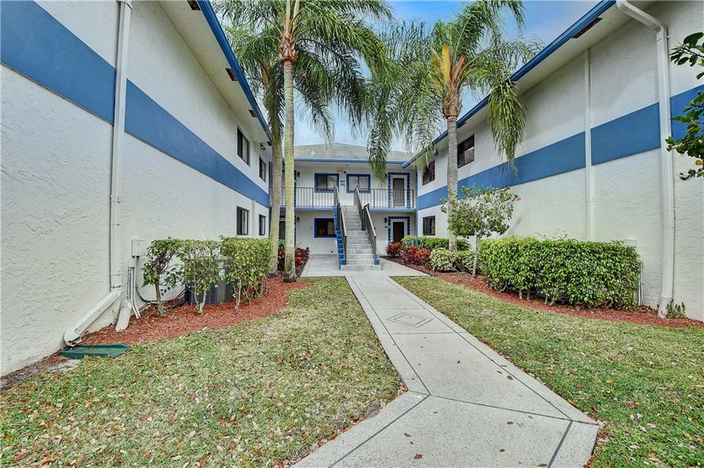 Lakes of Delray - Residential