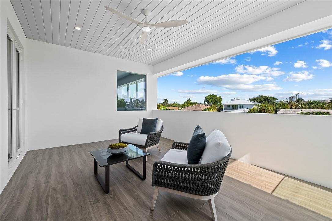 HILLSBORO SHORES - Residential