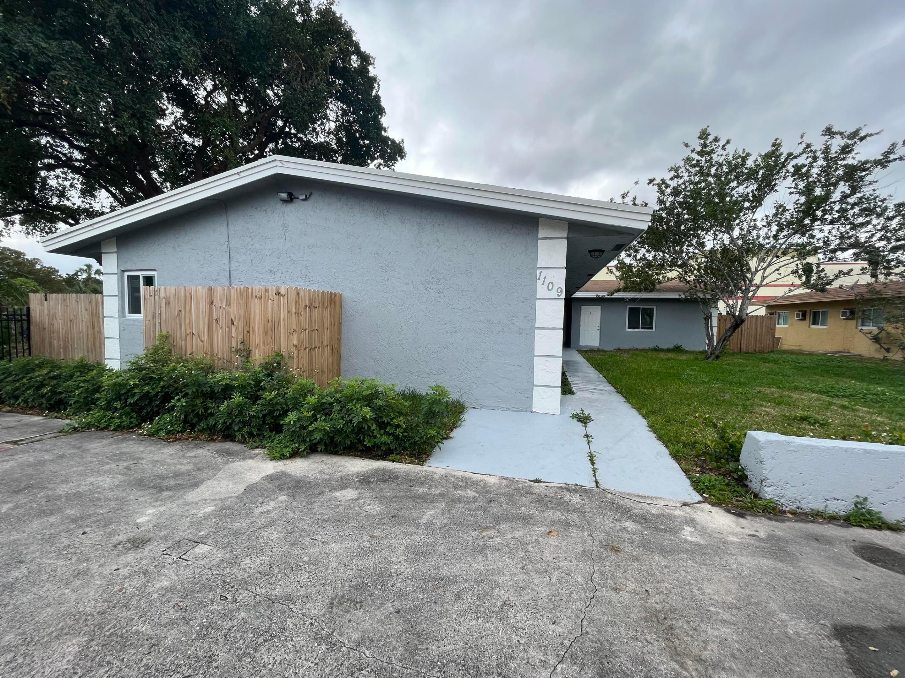 PALM TREE - Residential Lease