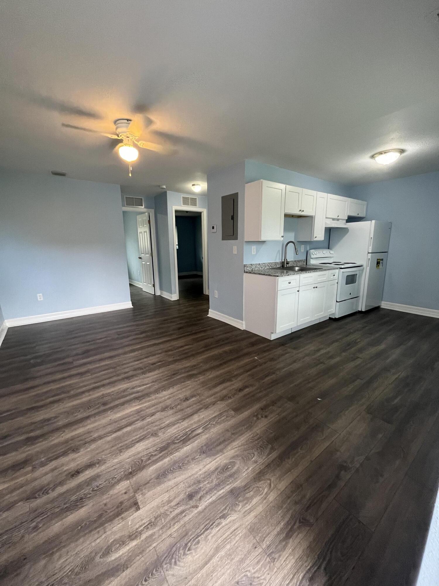 PALM TREE - Residential Lease